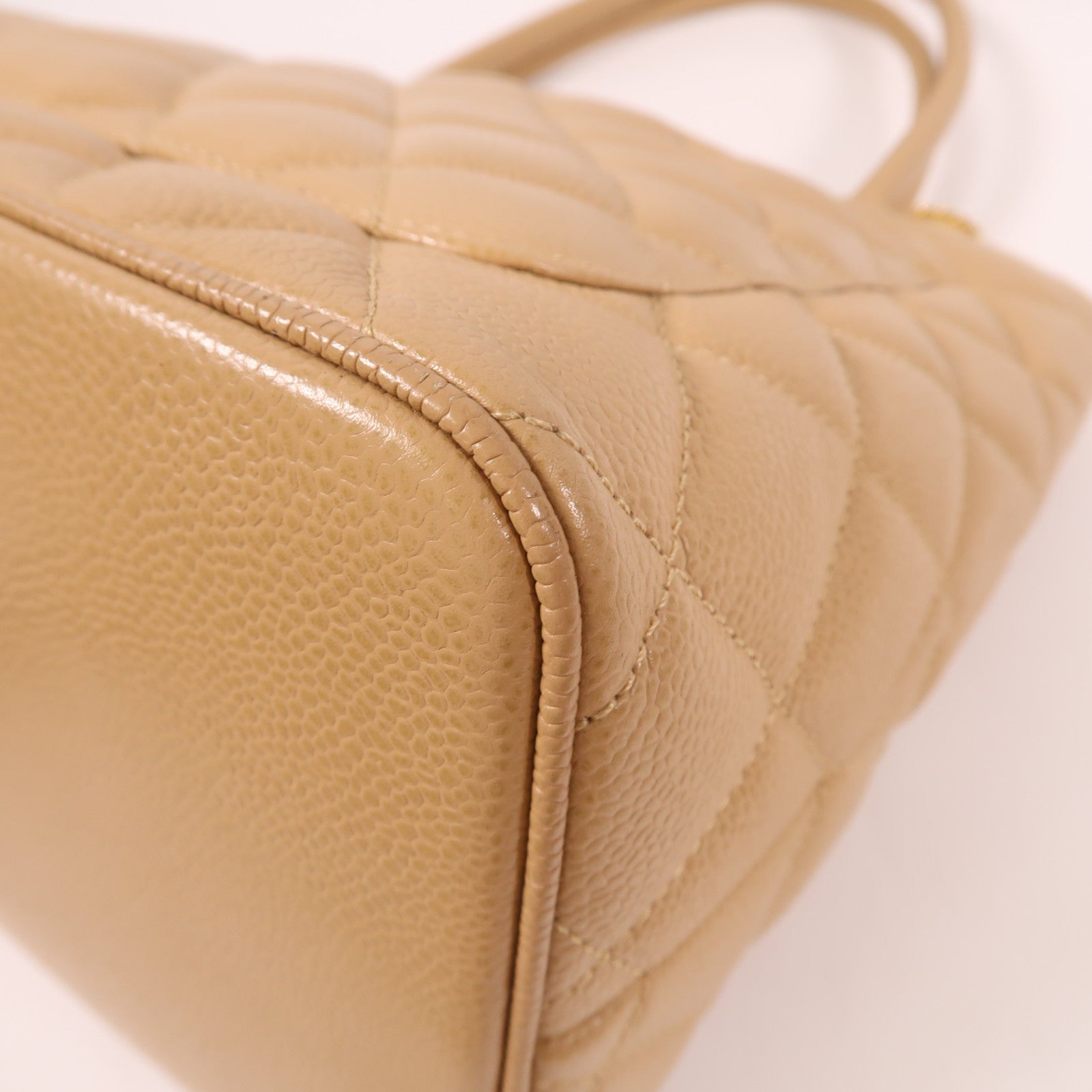 CHANEL 菱格Caviar皮革Shoulder Bag金扣肩背袋米色