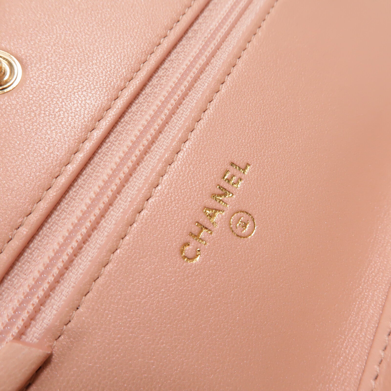CHANEL 漆皮皮革WOC Wallet On Chain鏈帶肩背袋