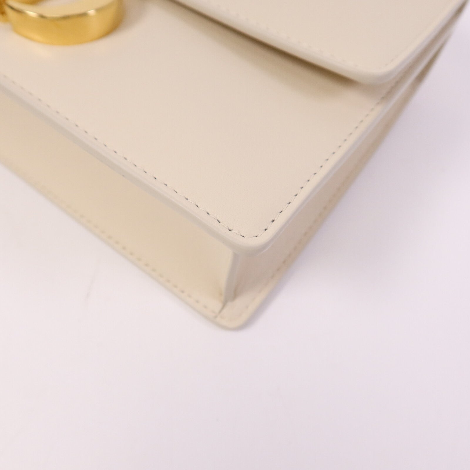 Dior 牛皮皮革Small 30 Montaigne金扣肩背袋