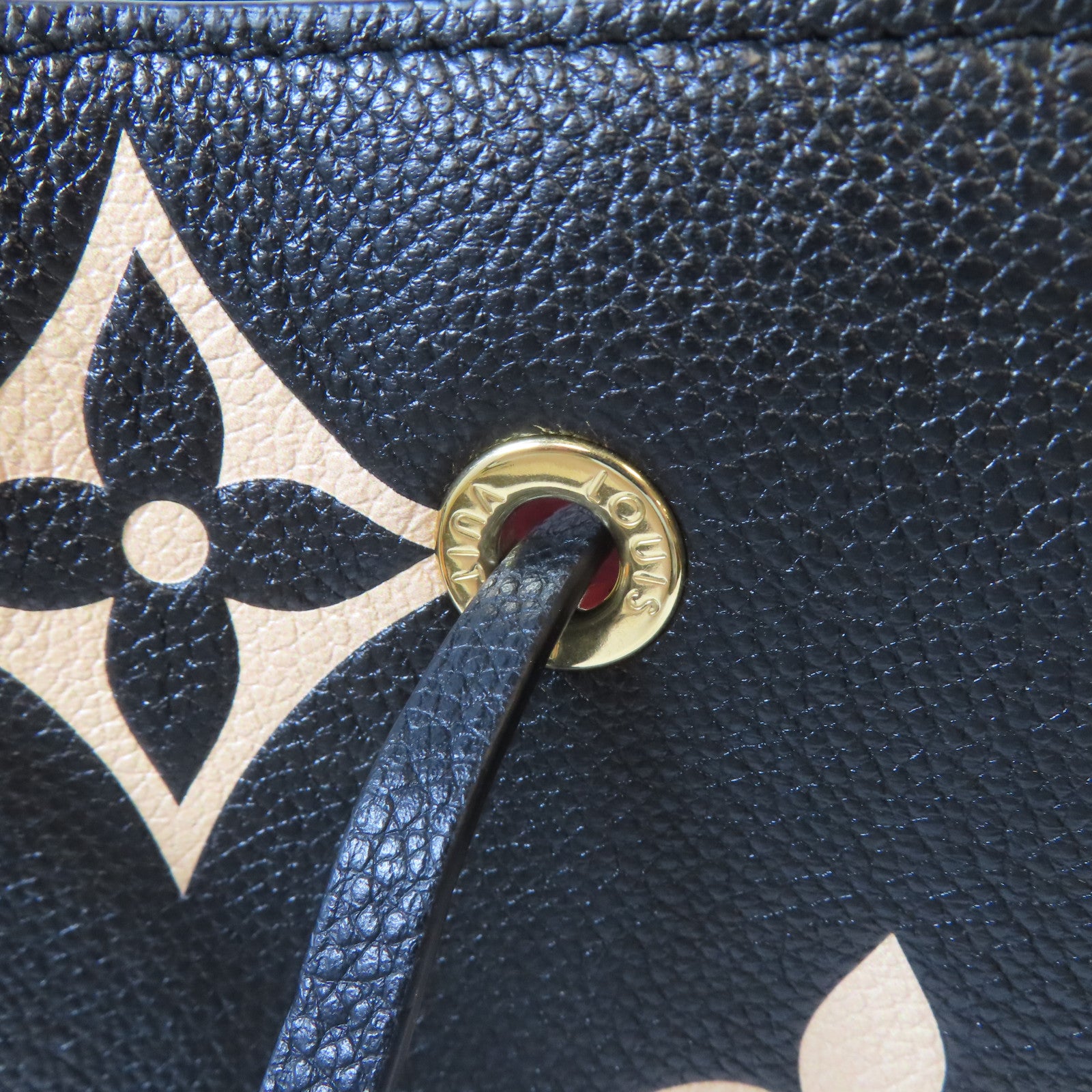LOUIS VUITTON Monogram Empreinte Neo Noe MM金扣手挽肩背兩用袋黑色