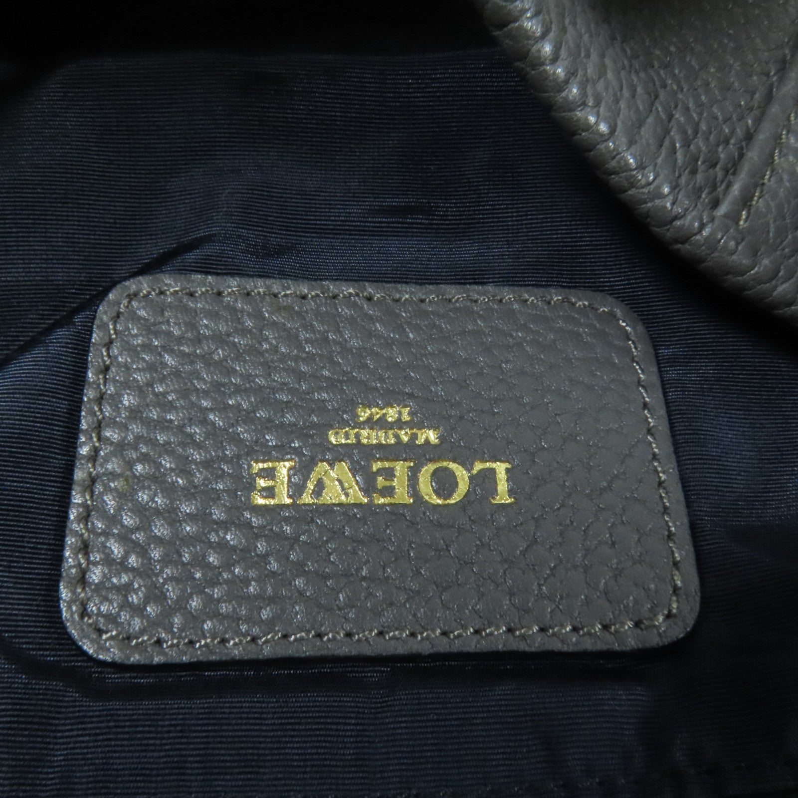 LOEWE 牛皮皮革Tote Bag金扣扣肩背袋