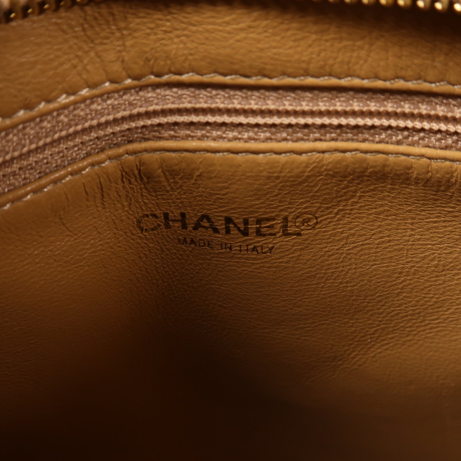 CHANEL 菱格Caviar皮革Shoulder Bag金扣肩背袋米色