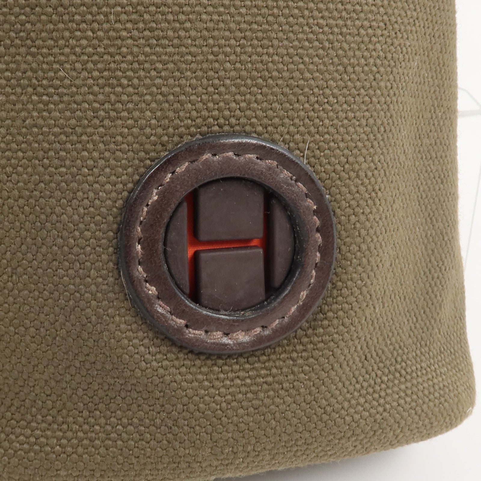 HERMES Barenia皮革/帆布On-The-Go Dog Pouch手拿包Kaki/Feu