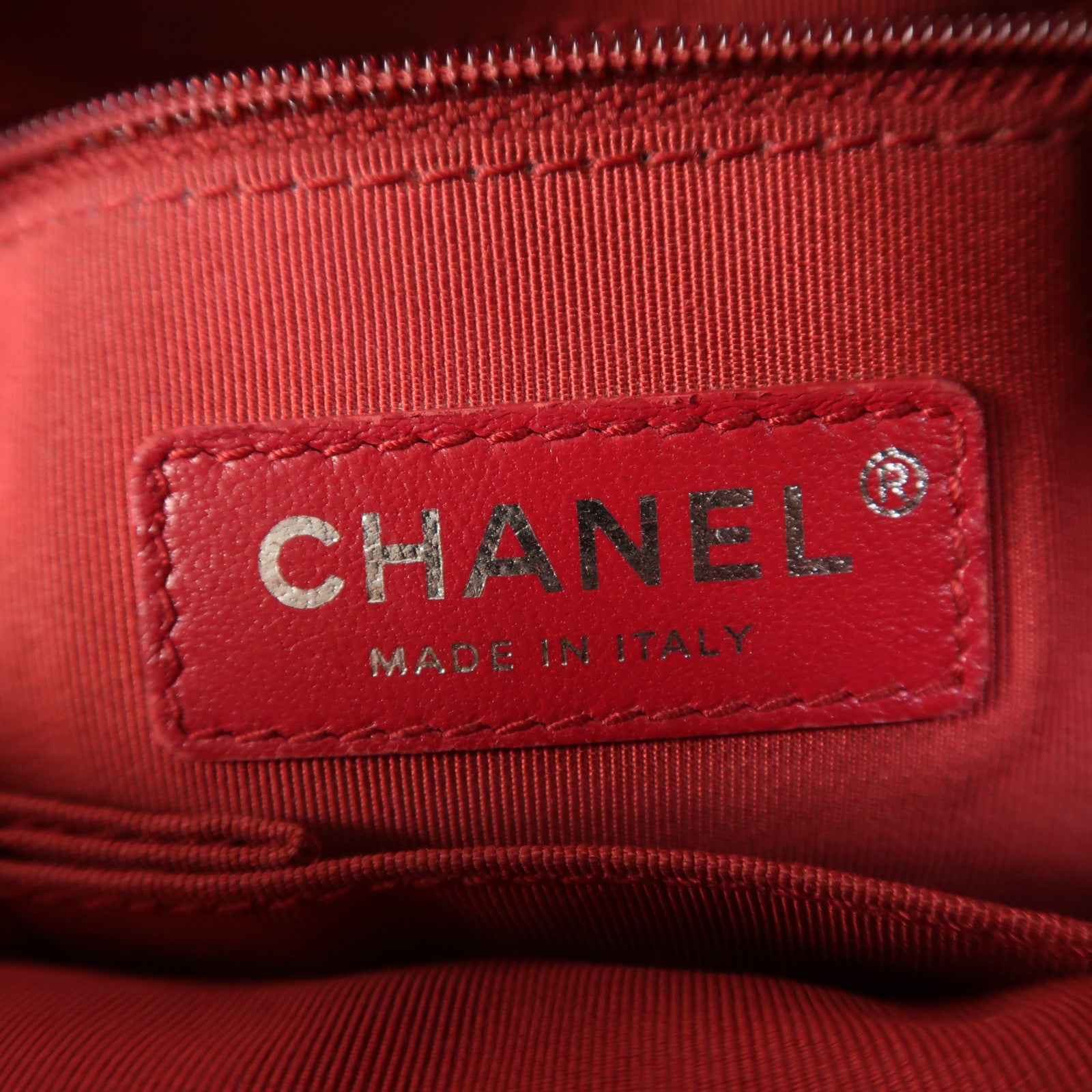 CHANEL 牛皮皮革Gabrielle Medium鏈帶肩背袋