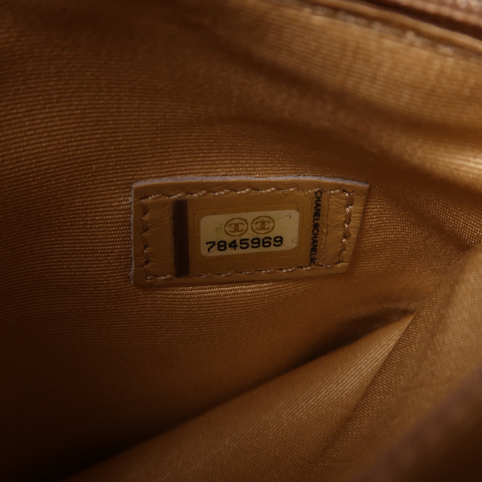 CHANEL 菱格Caviar皮革Shoulder Bag金扣肩背袋米色