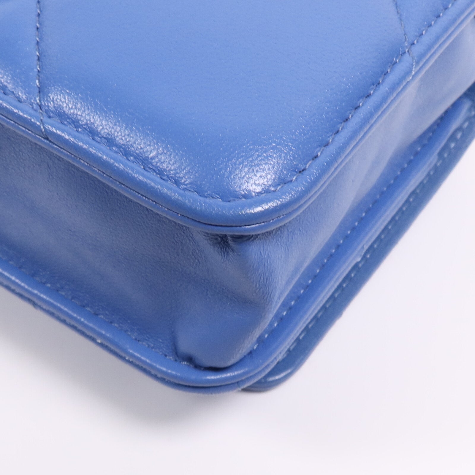 CHANEL 羊皮皮革19 WOC Wallet On Chain鏈帶手挽肩背兩用袋