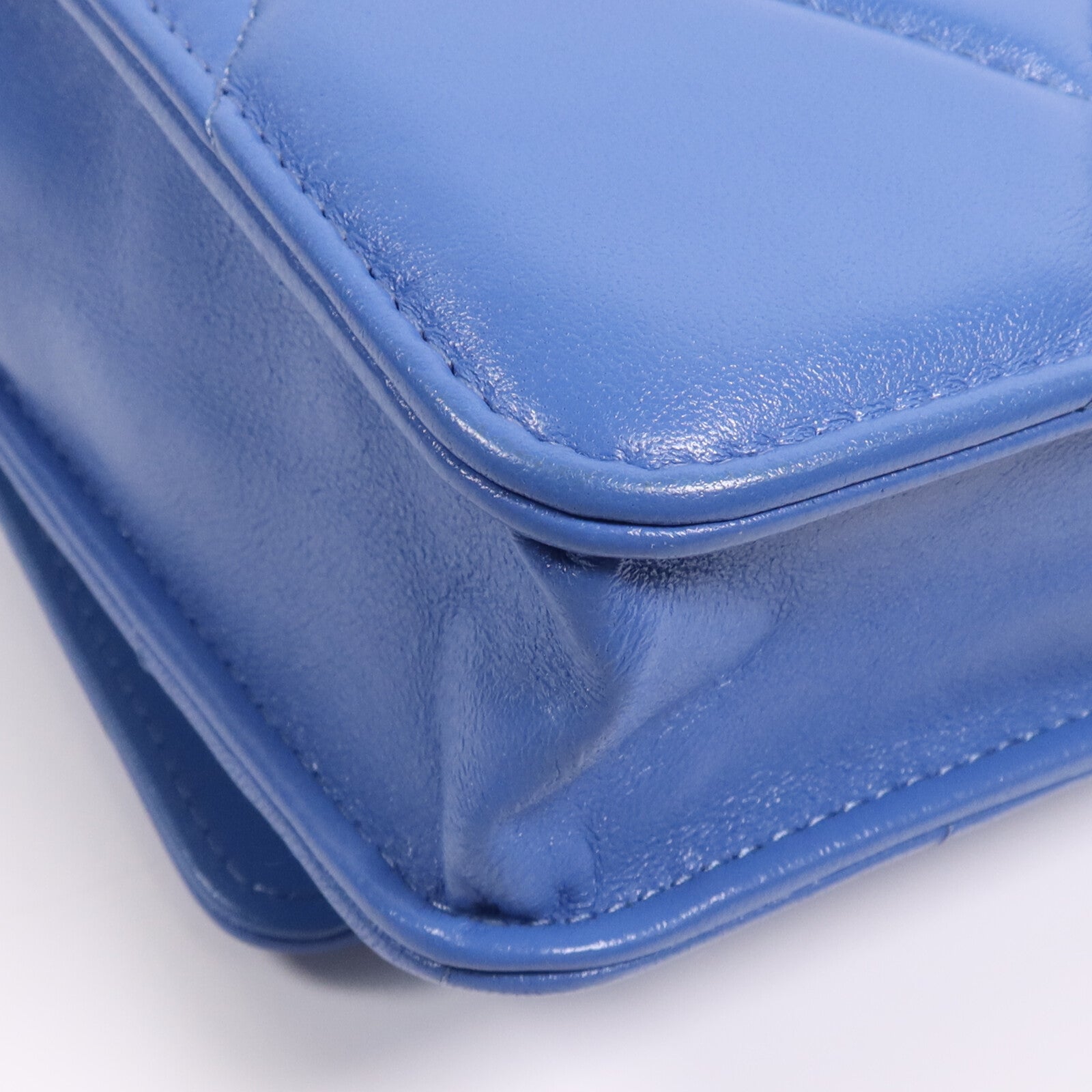 CHANEL 羊皮皮革19 WOC Wallet On Chain鏈帶手挽肩背兩用袋