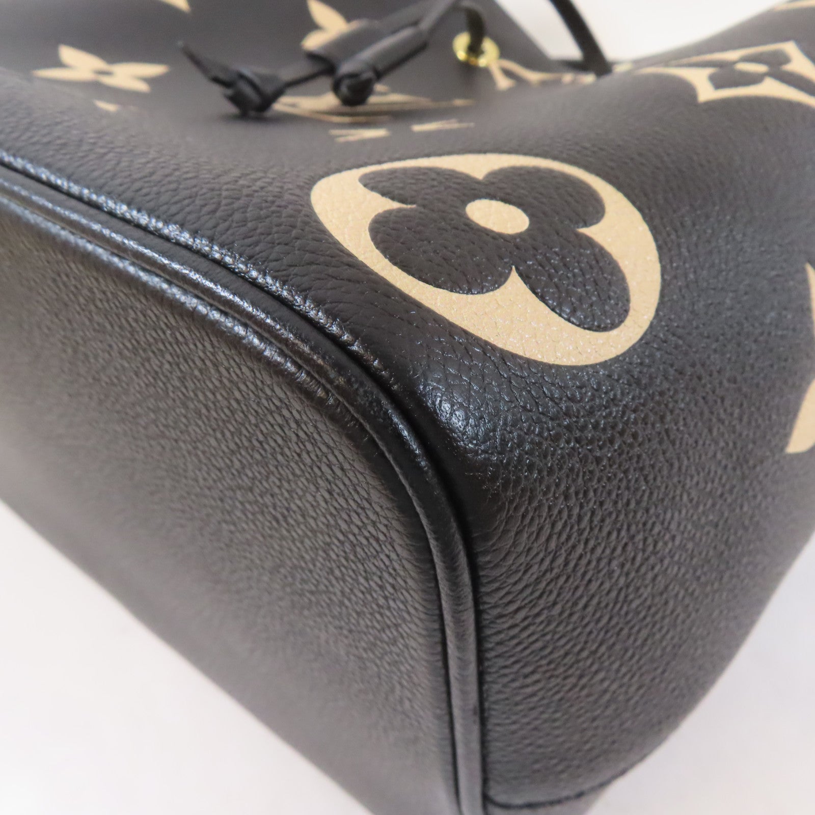 LOUIS VUITTON Monogram Empreinte Neo Noe MM金扣手挽肩背兩用袋黑色