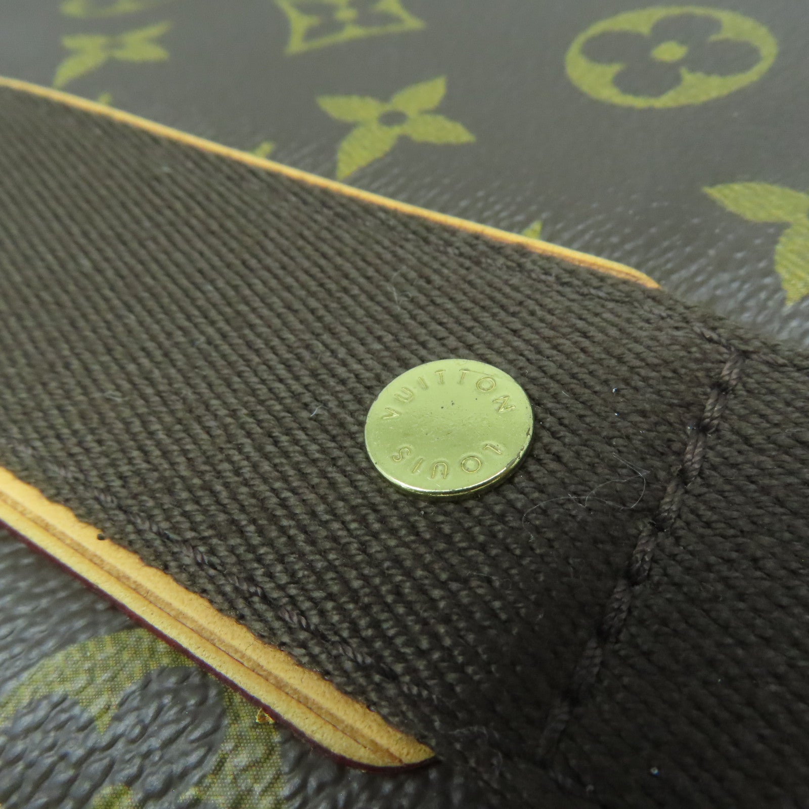 LOUIS VUITTON Monogram Beaubourg金扣手挽袋啡色