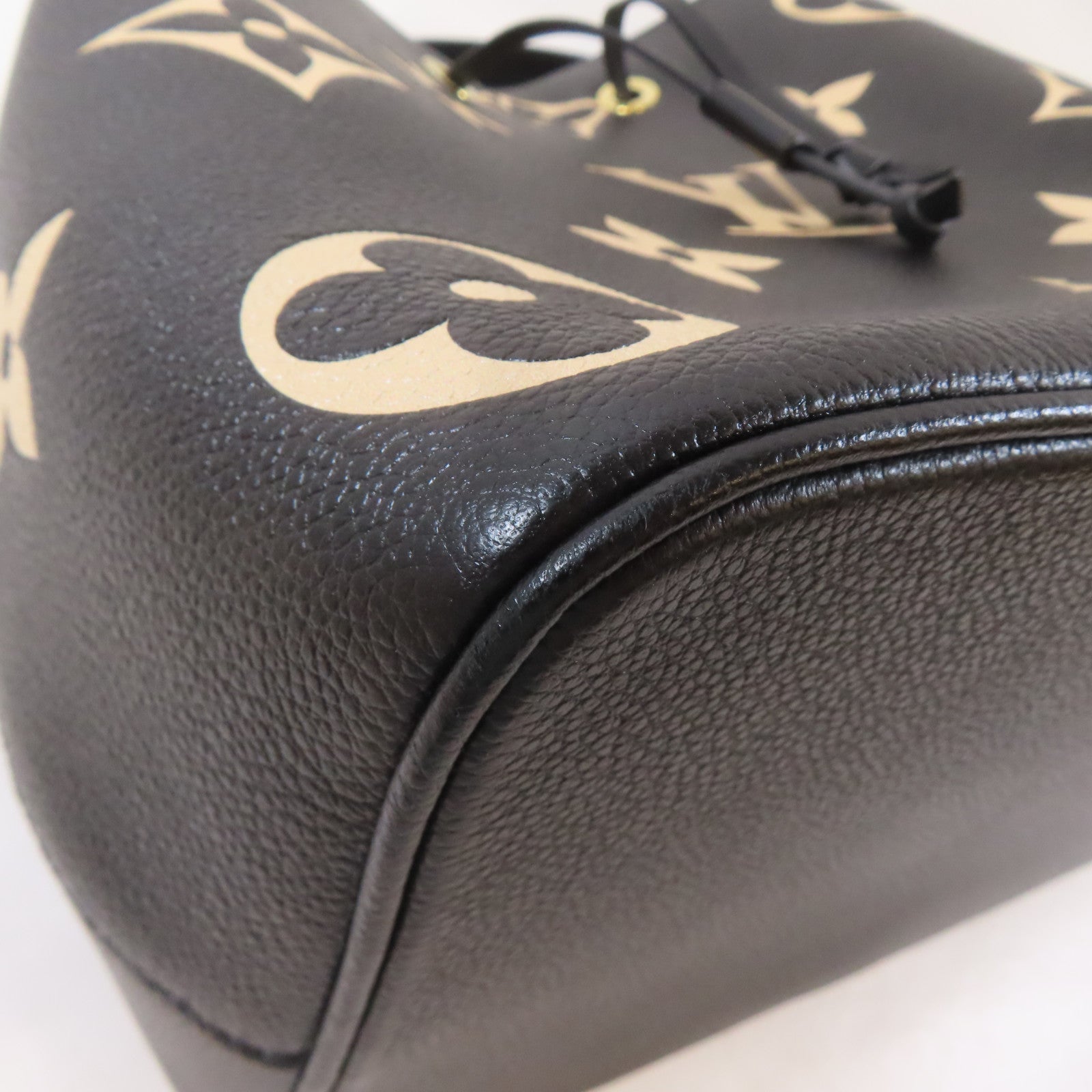 LOUIS VUITTON Monogram Empreinte Neo Noe MM金扣手挽肩背兩用袋黑色