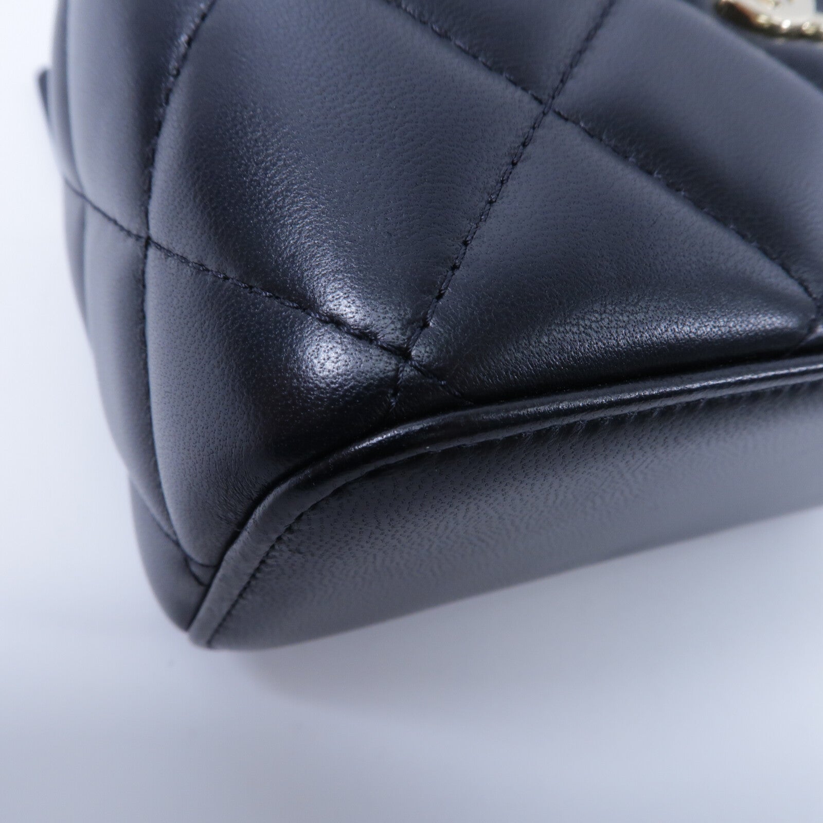 CHANEL 羊皮皮革Vanity Case鏈帶肩背袋