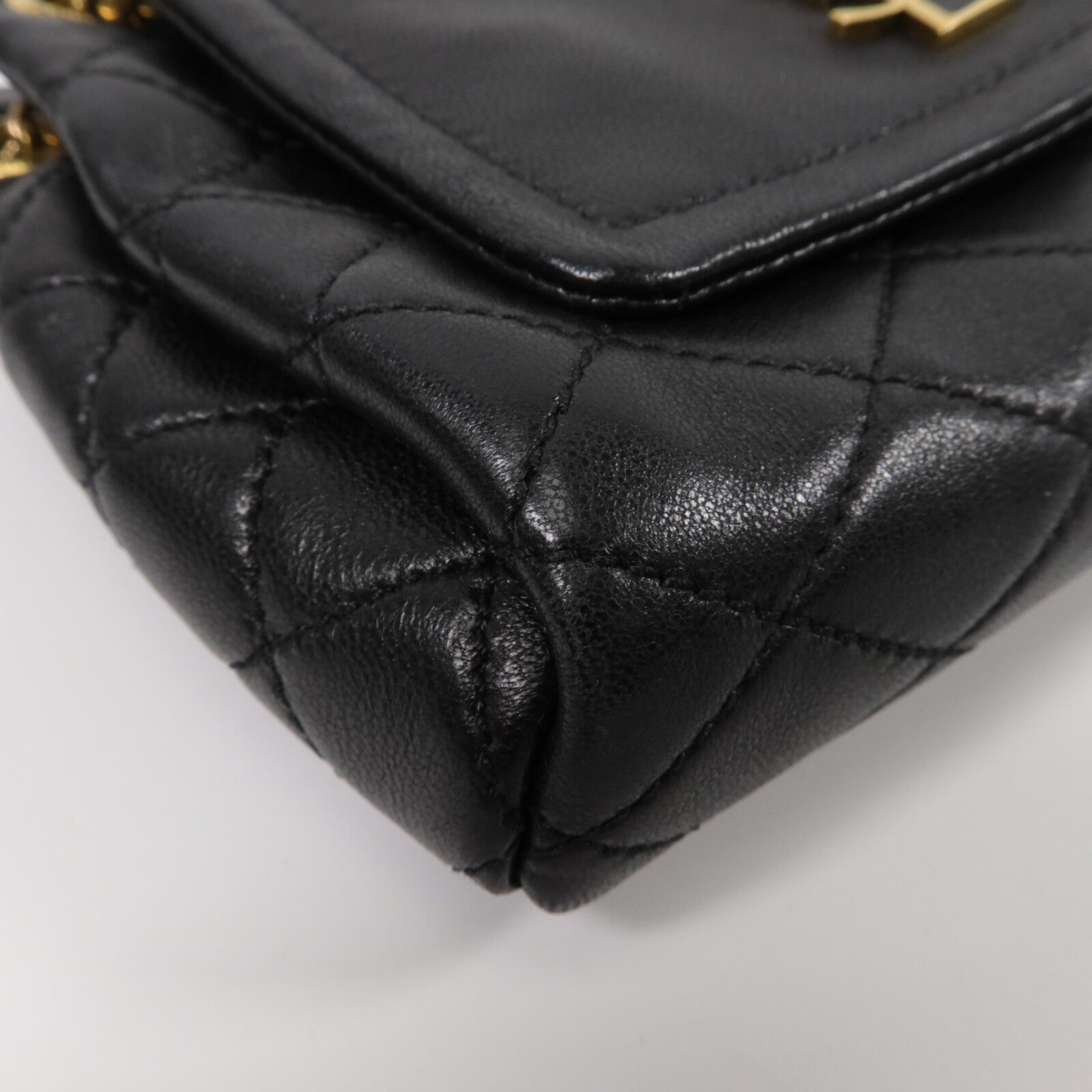 SAINT LAURENT 羊皮皮革Mini Nolita鏈帶肩背袋