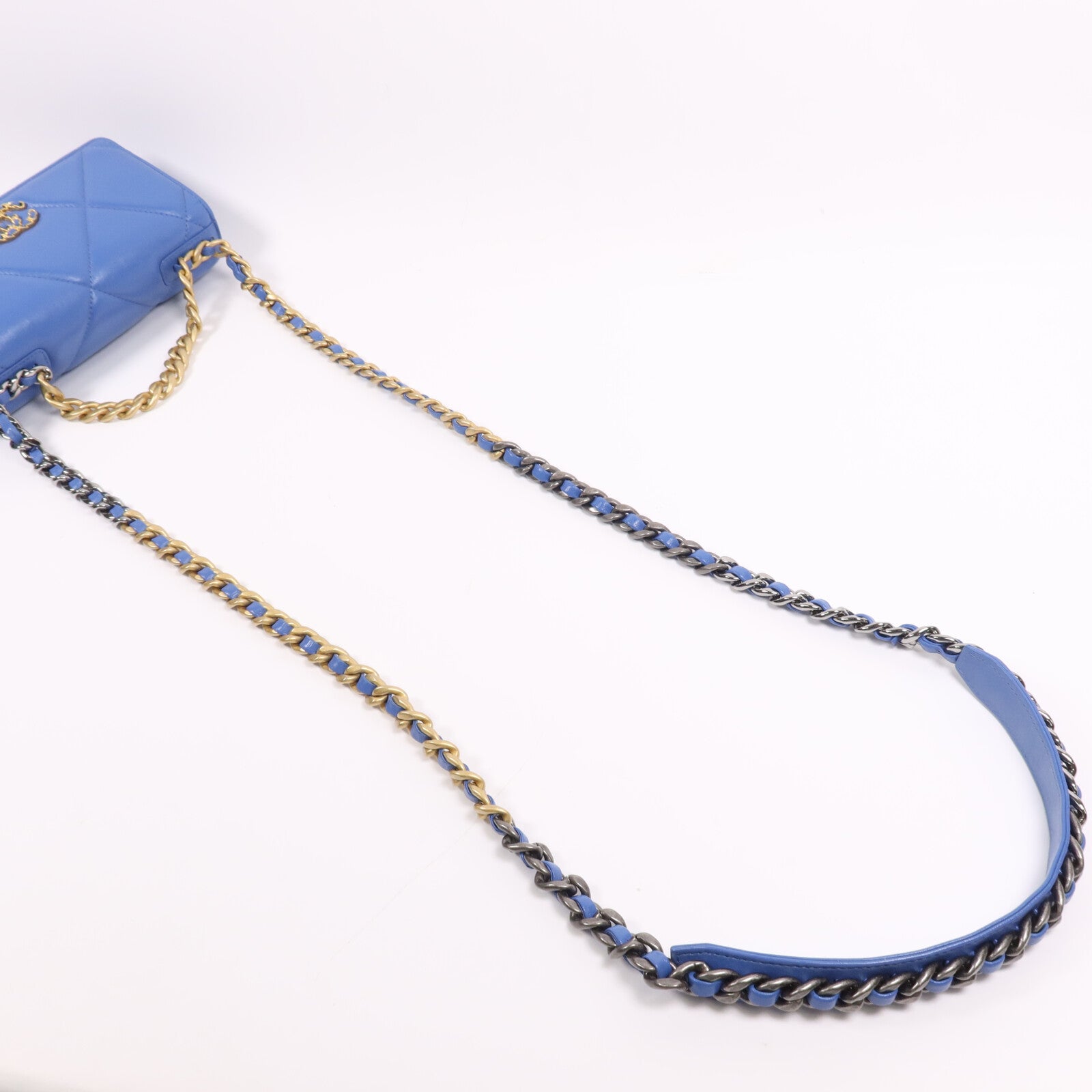 CHANEL 羊皮皮革19 WOC Wallet On Chain鏈帶手挽肩背兩用袋