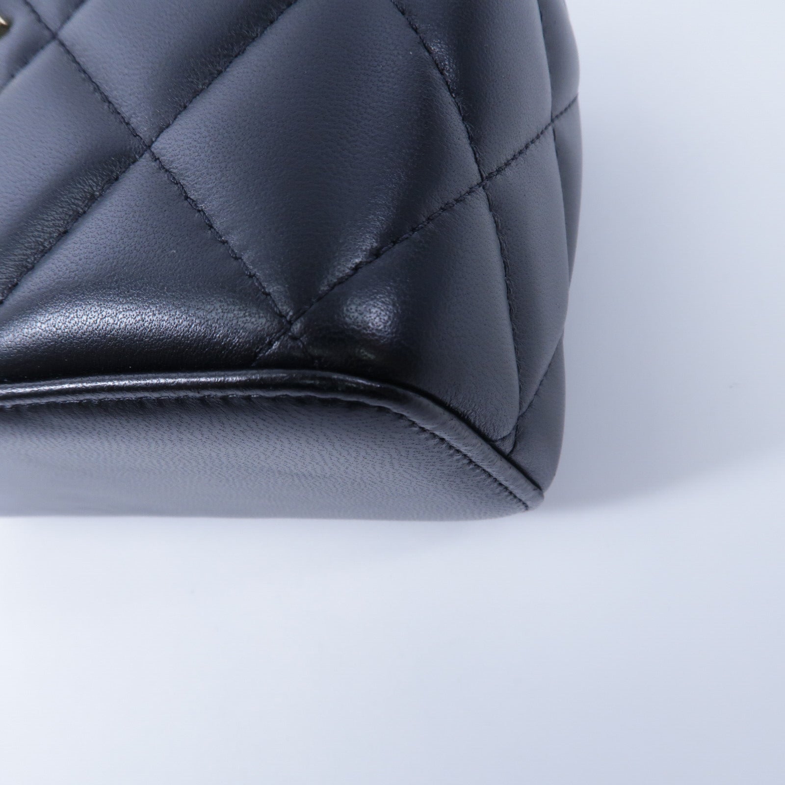 CHANEL 羊皮皮革Vanity Case鏈帶肩背袋