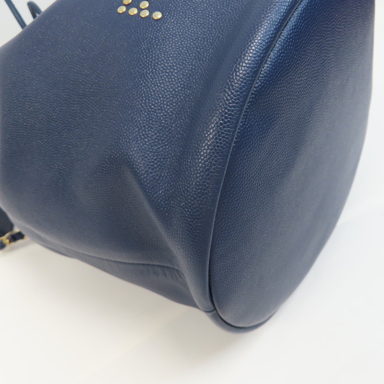 CHANEL Caviar皮革Bucket Bag金扣鏈帶肩背袋藍色