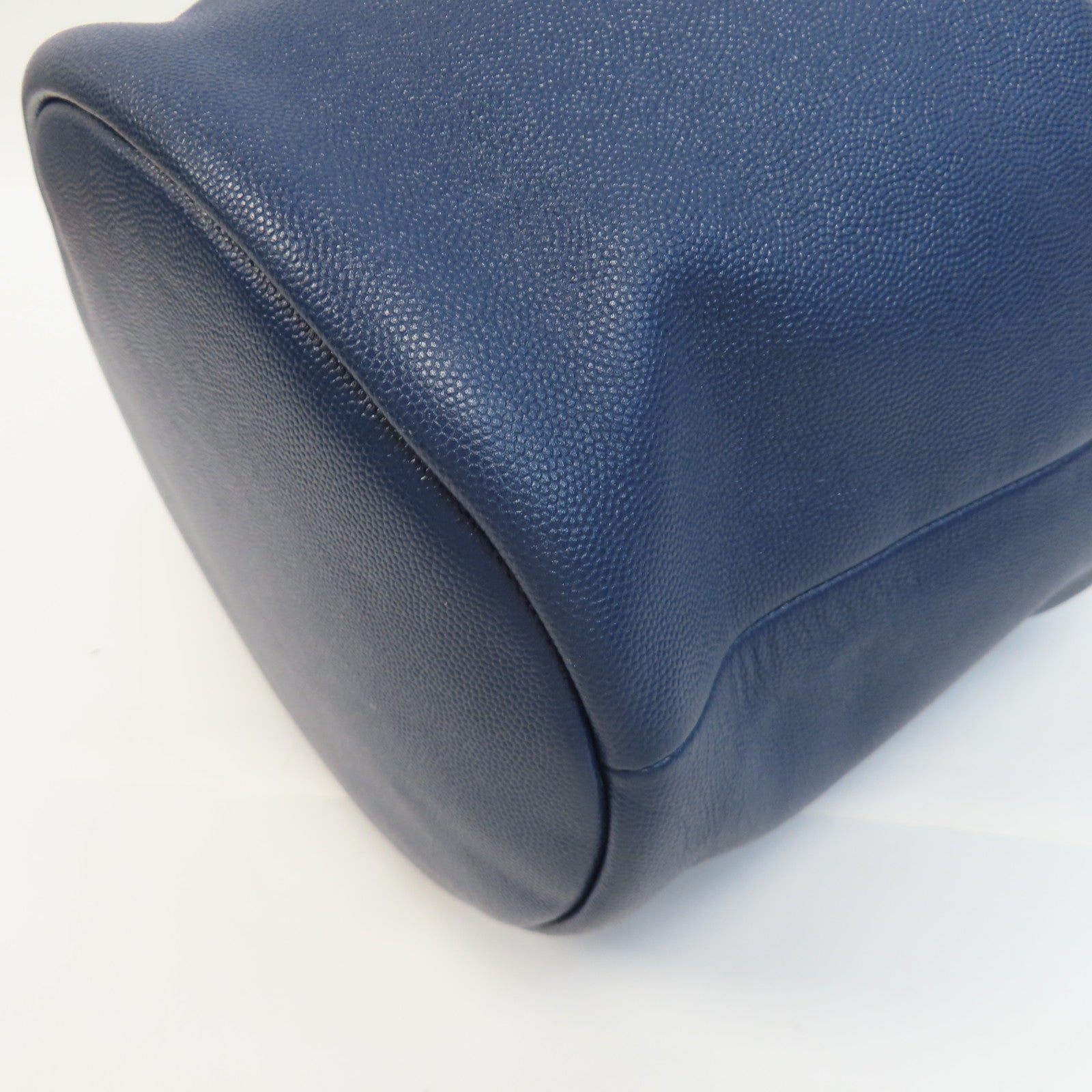 CHANEL Caviar皮革Bucket Bag金扣鏈帶肩背袋藍色