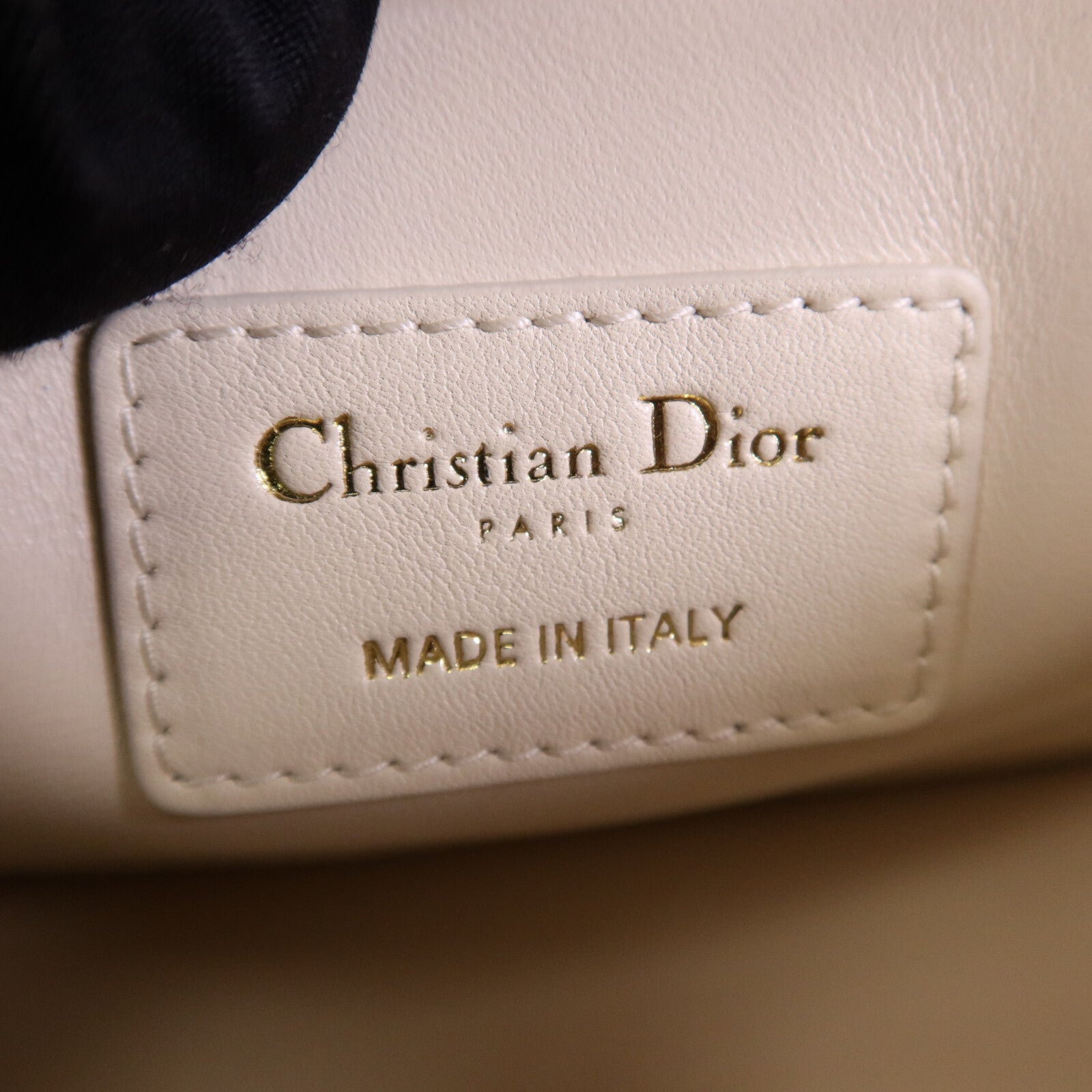 Dior 牛皮皮革Small 30 Montaigne金扣肩背袋