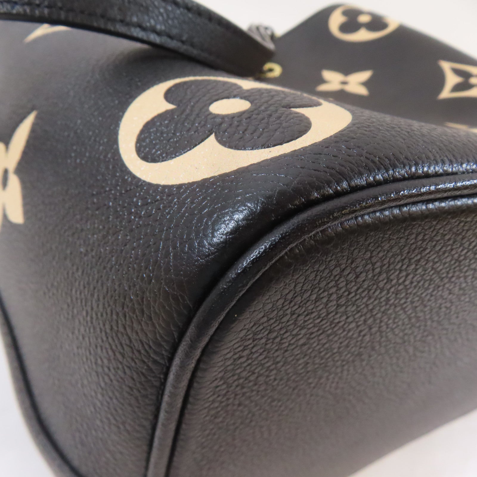 LOUIS VUITTON Monogram Empreinte Neo Noe MM金扣手挽肩背兩用袋黑色