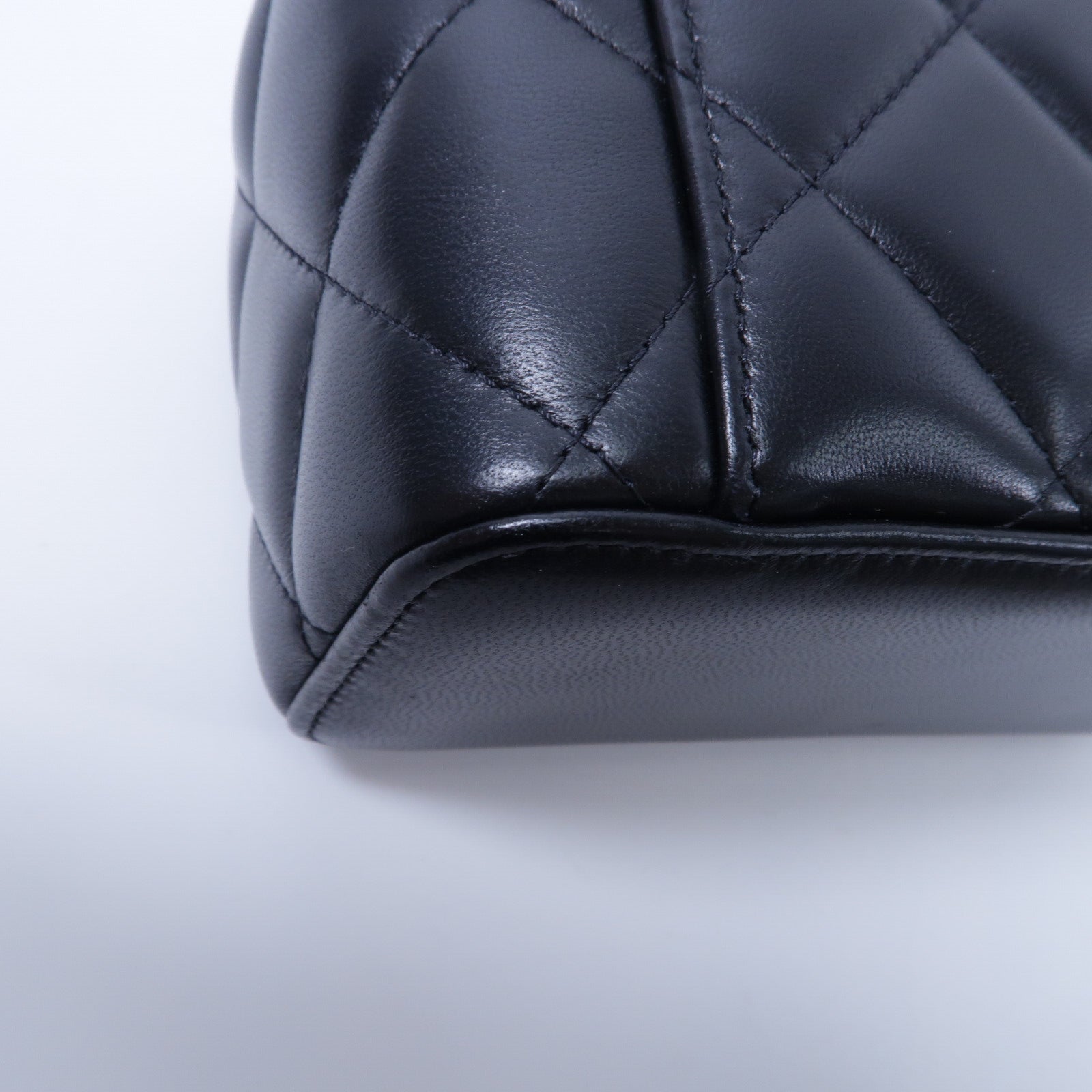 CHANEL 羊皮皮革Vanity Case鏈帶肩背袋
