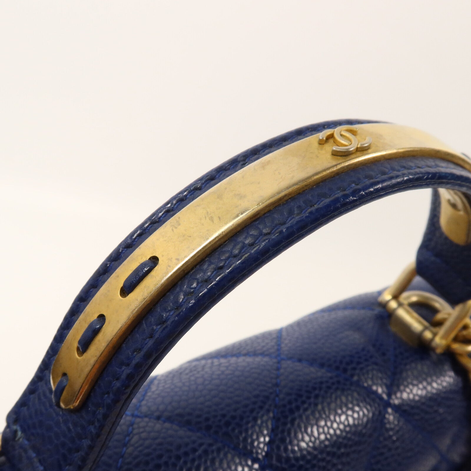 CHANEL 牛皮皮革Carry Around Flap Bag鏈帶手挽肩背兩用袋
