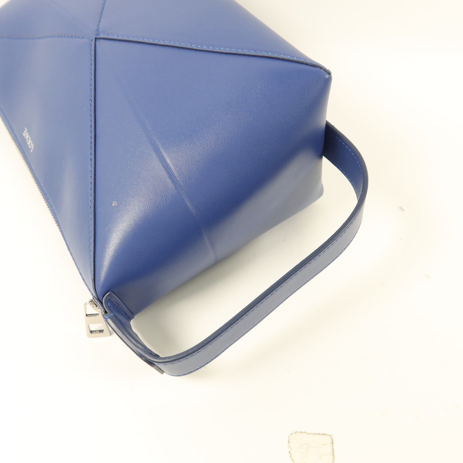 LOEWE 牛皮皮革Puzzle Fold Wash Bag手挽袋