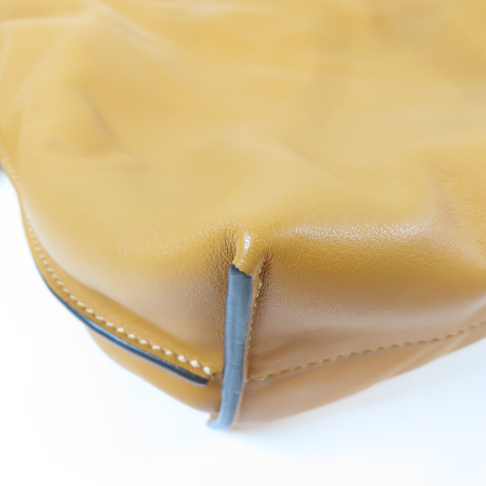 LOEWE 牛皮皮革Flamenco金扣肩背袋啡色