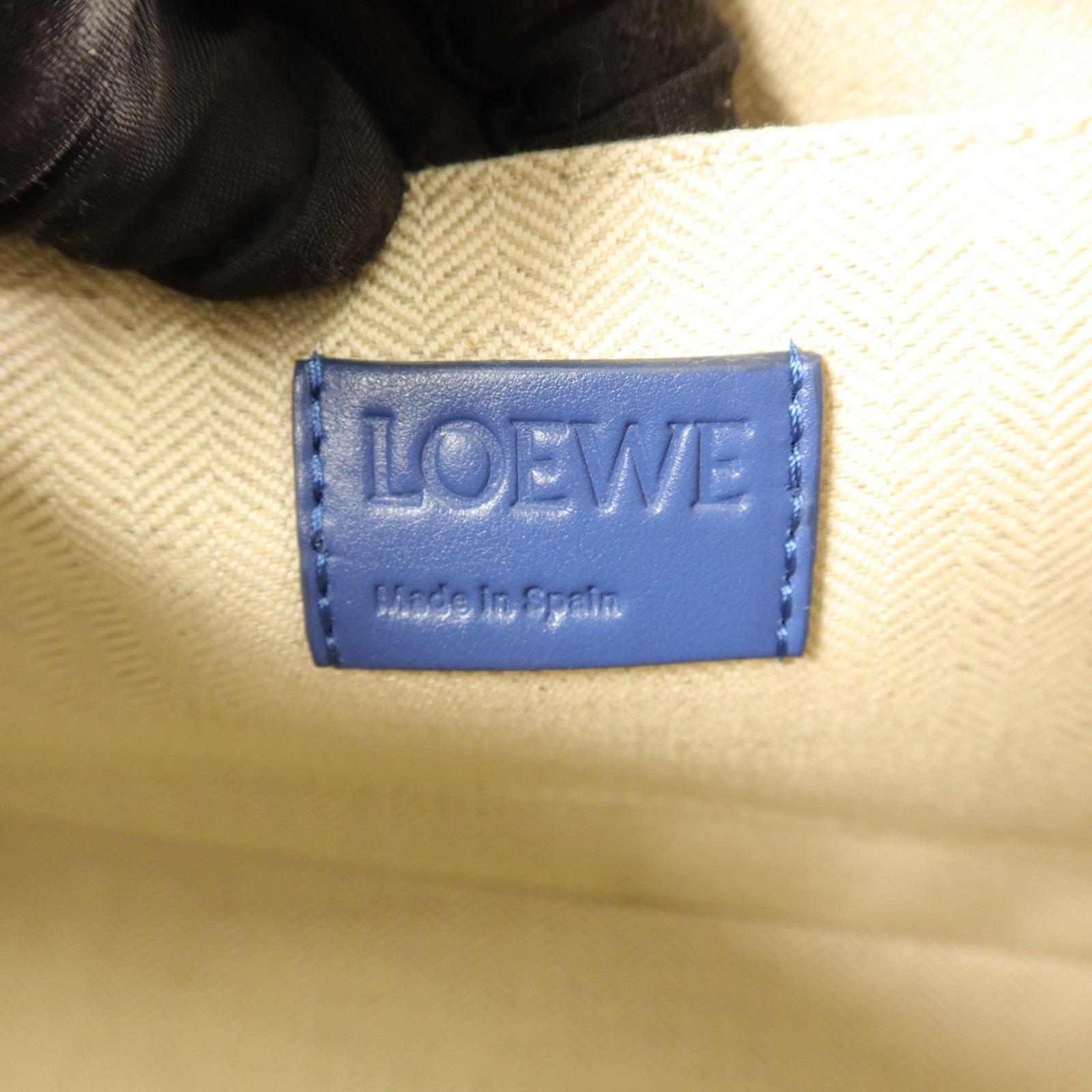 LOEWE 牛皮皮革Puzzle Fold Wash Bag手挽袋