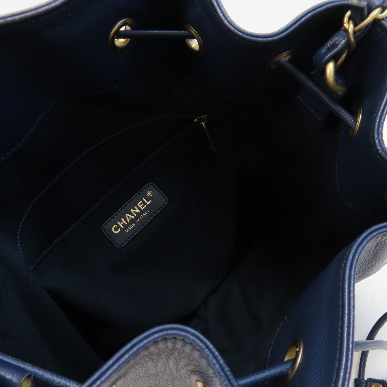 CHANEL Caviar皮革Bucket Bag金扣鏈帶肩背袋藍色