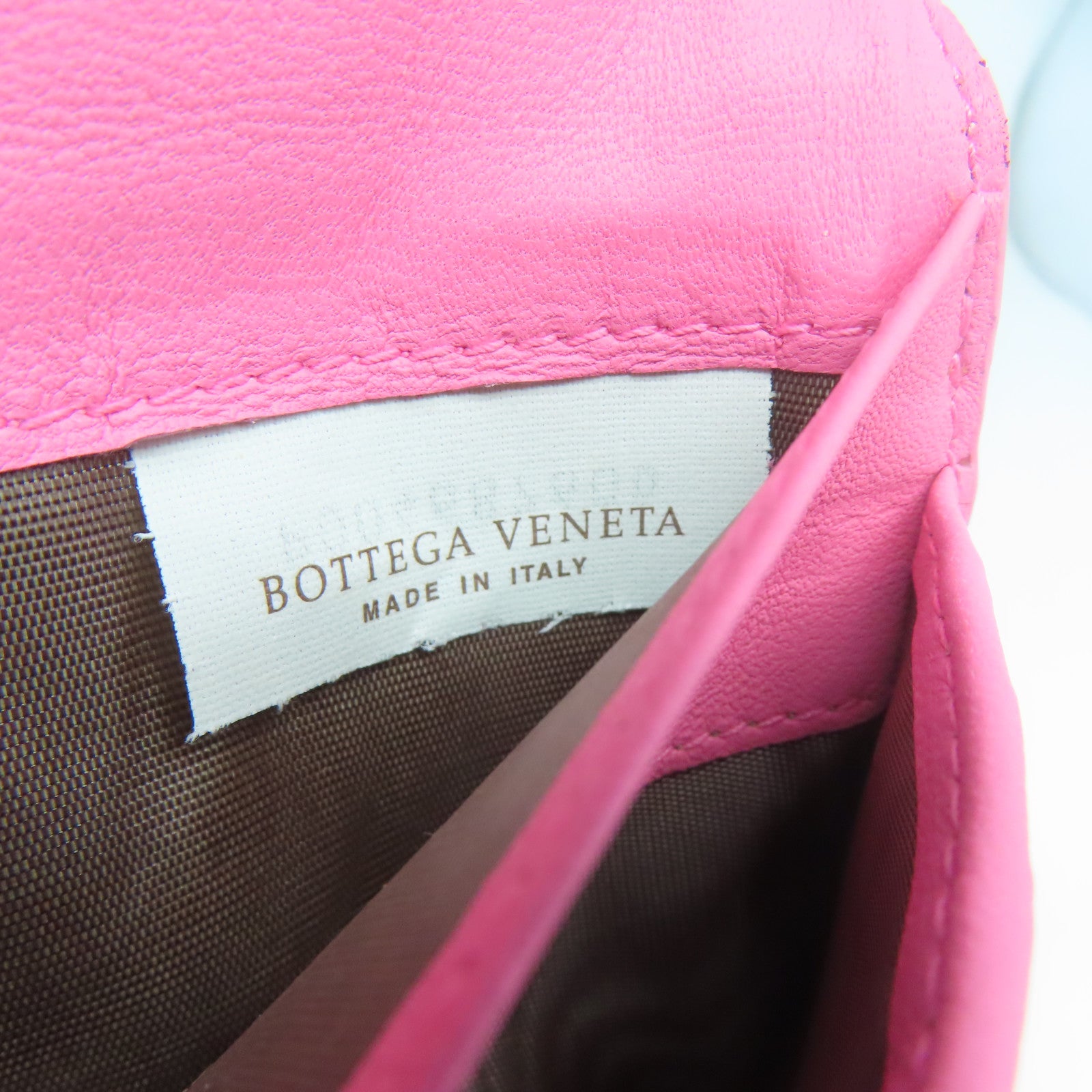BOTTEGA VENETA 【清倉大減價】牛皮皮革Wallet黑扣長錢包粉紅色