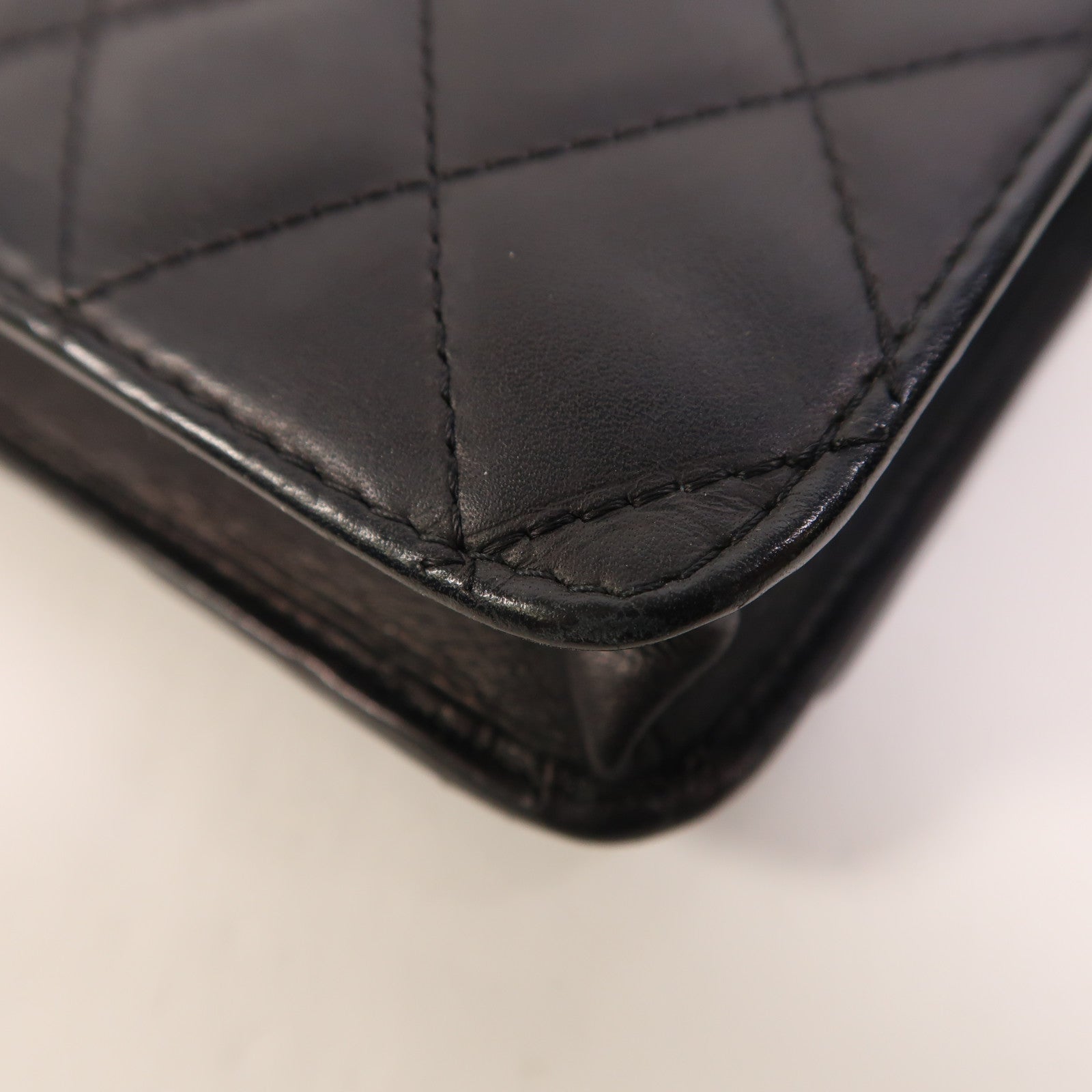 CHANEL 【激減優惠】羊皮皮革WOC Wallet On Chain銀扣鏈帶肩背袋