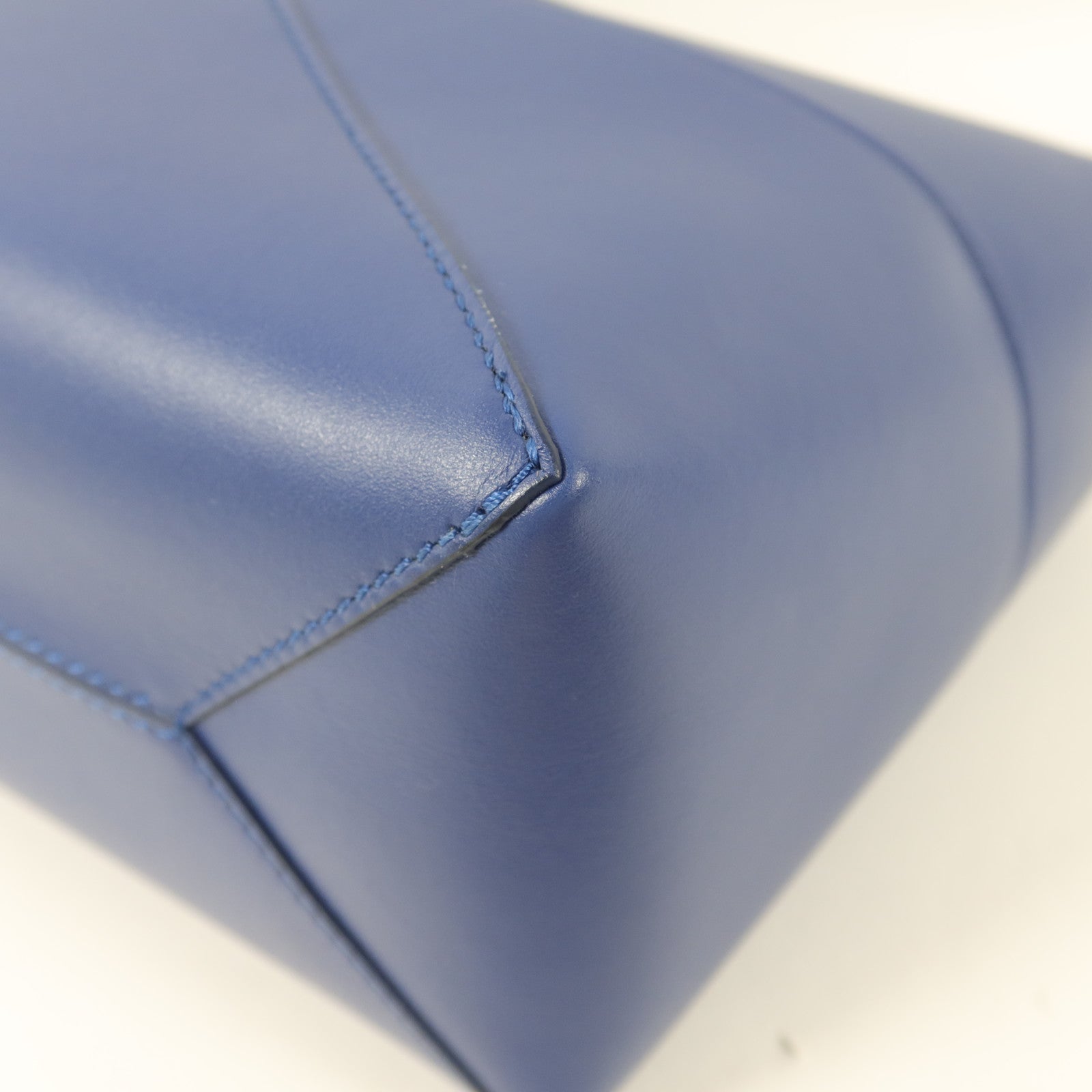 LOEWE 牛皮皮革Puzzle Fold Wash Bag手挽袋