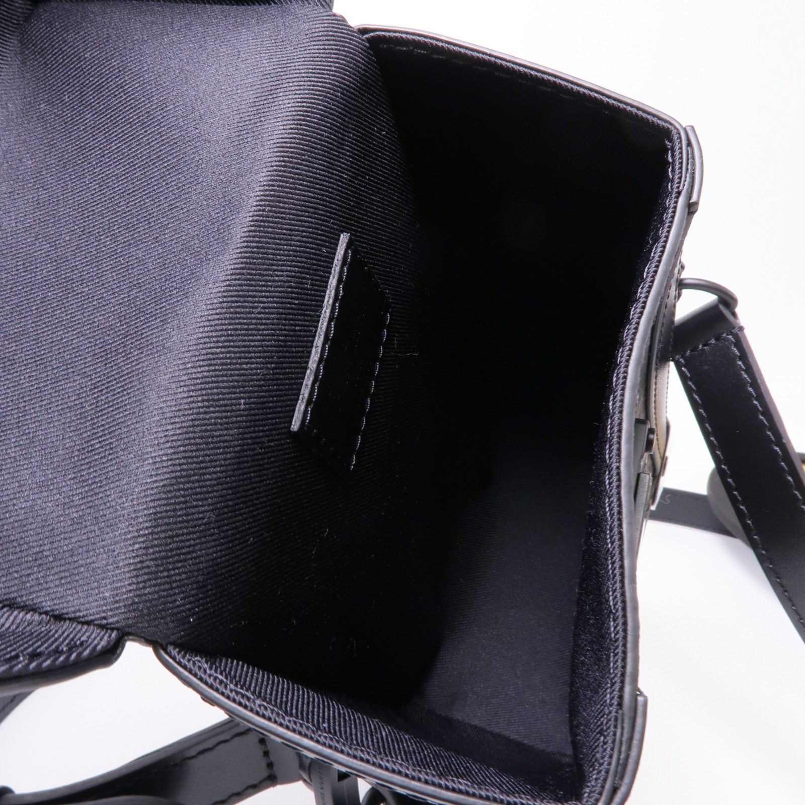 LOUIS VUITTON Monogram Eclipse Vertical Trunk Wearable Wallet肩背袋