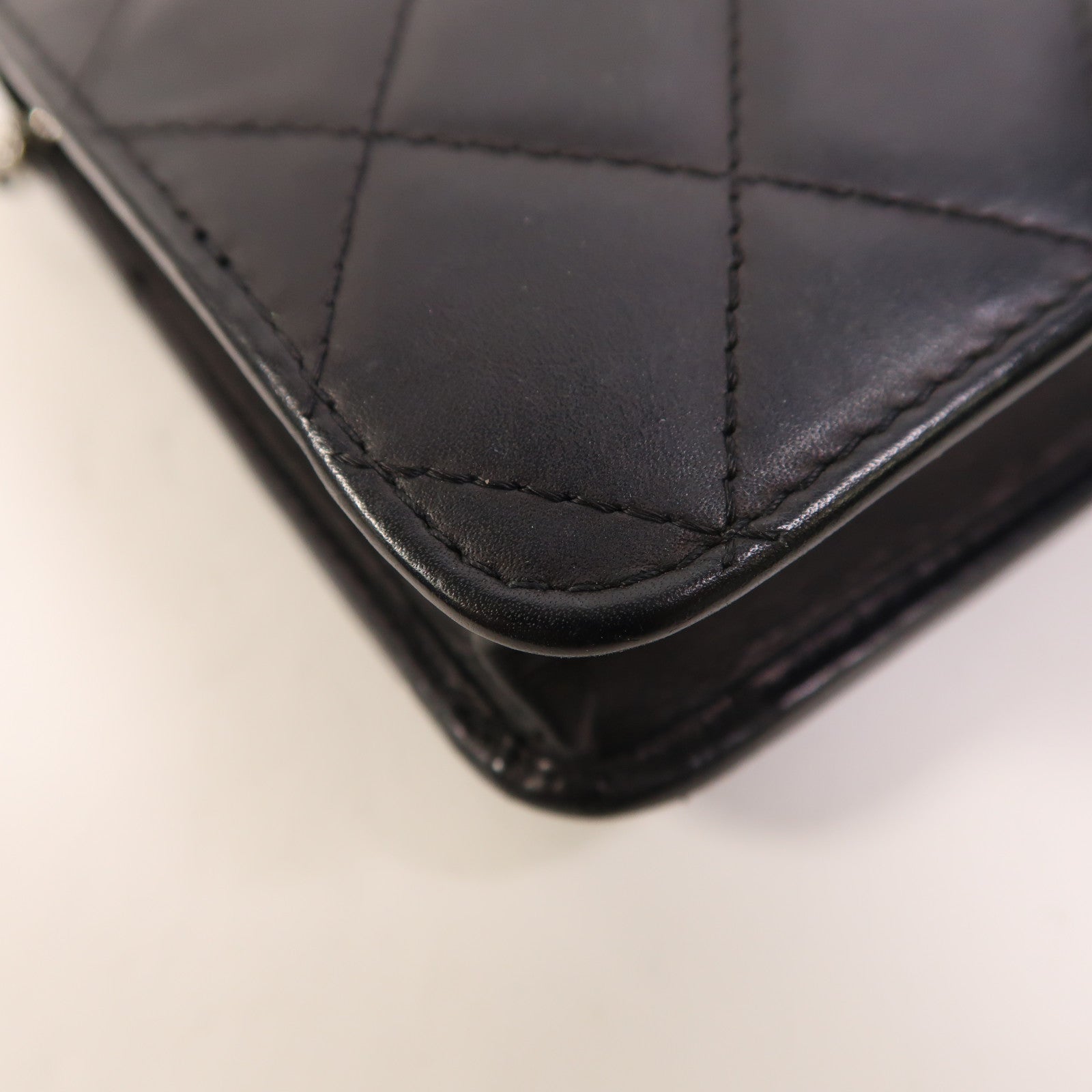 CHANEL 【激減優惠】羊皮皮革WOC Wallet On Chain銀扣鏈帶肩背袋