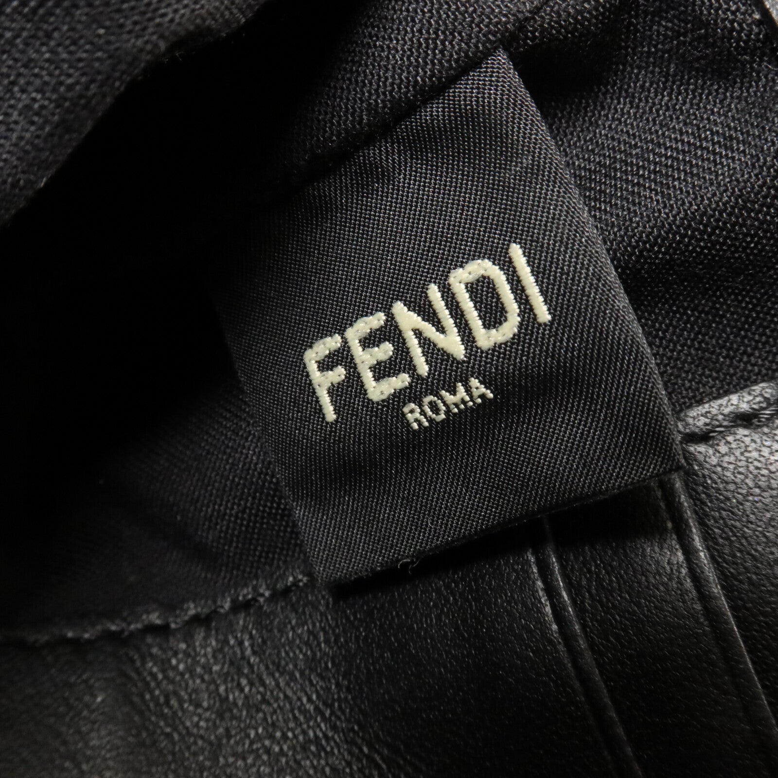 FENDI 牛皮皮革Baguette Mini鏈帶手挽肩背兩用袋