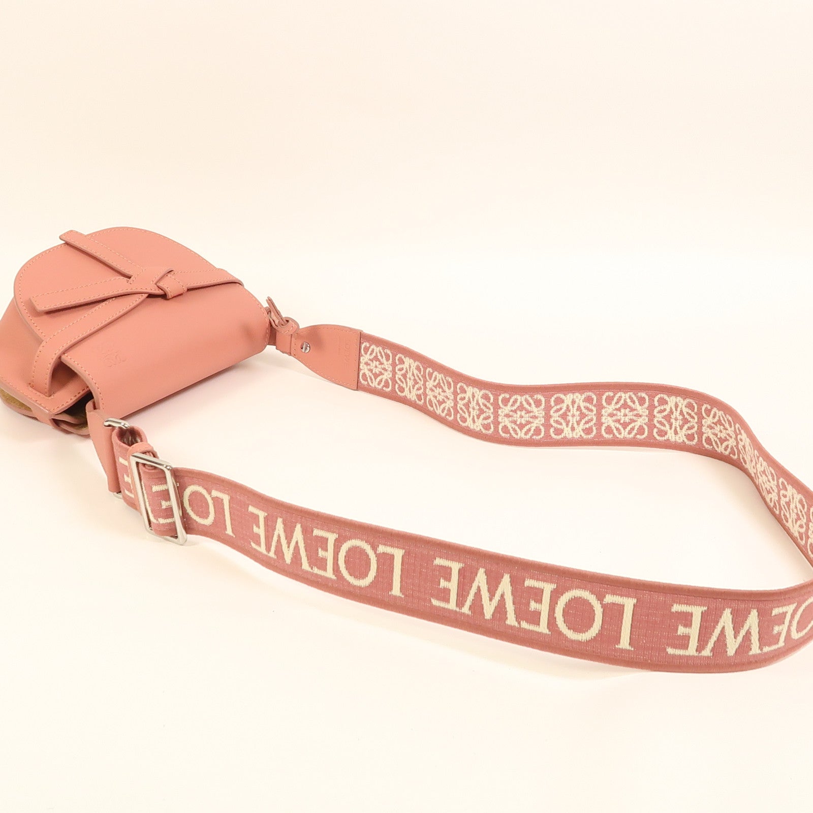 LOEWE 牛皮皮革Mini Gate銀扣肩背袋