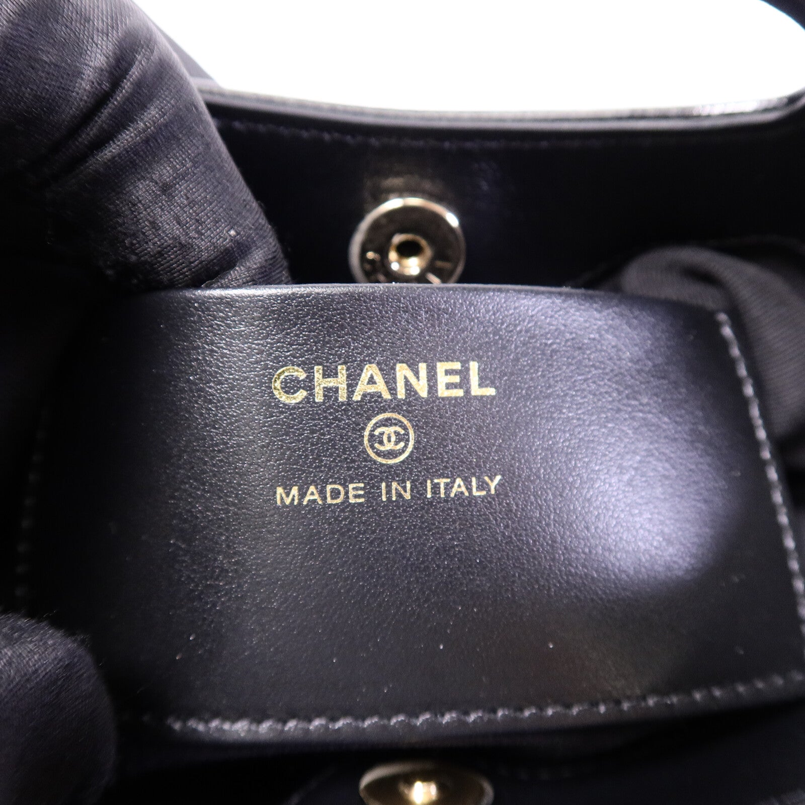 CHANEL 牛皮皮革Nano 31鏈帶肩背袋