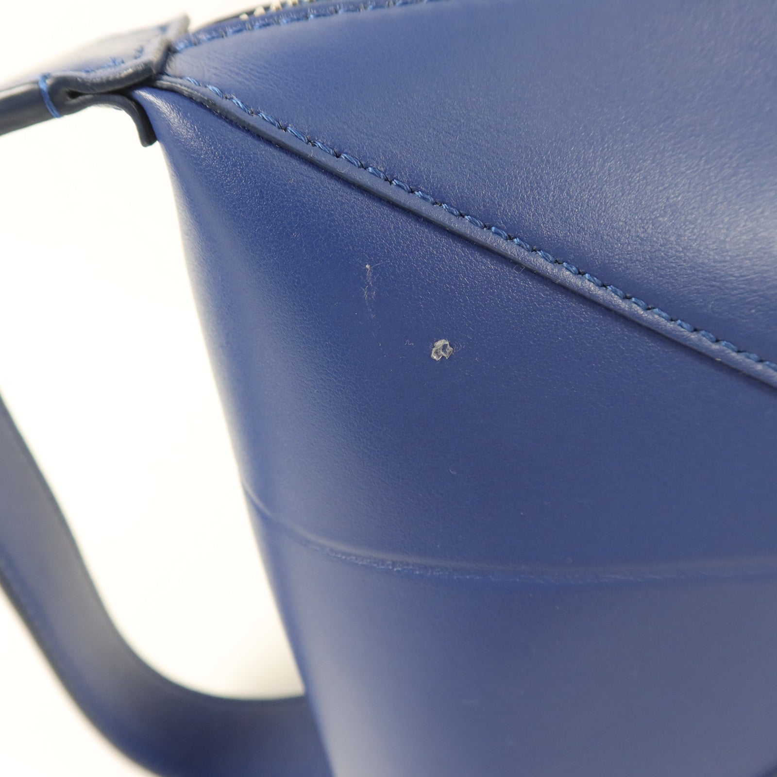 LOEWE 牛皮皮革Puzzle Fold Wash Bag手挽袋