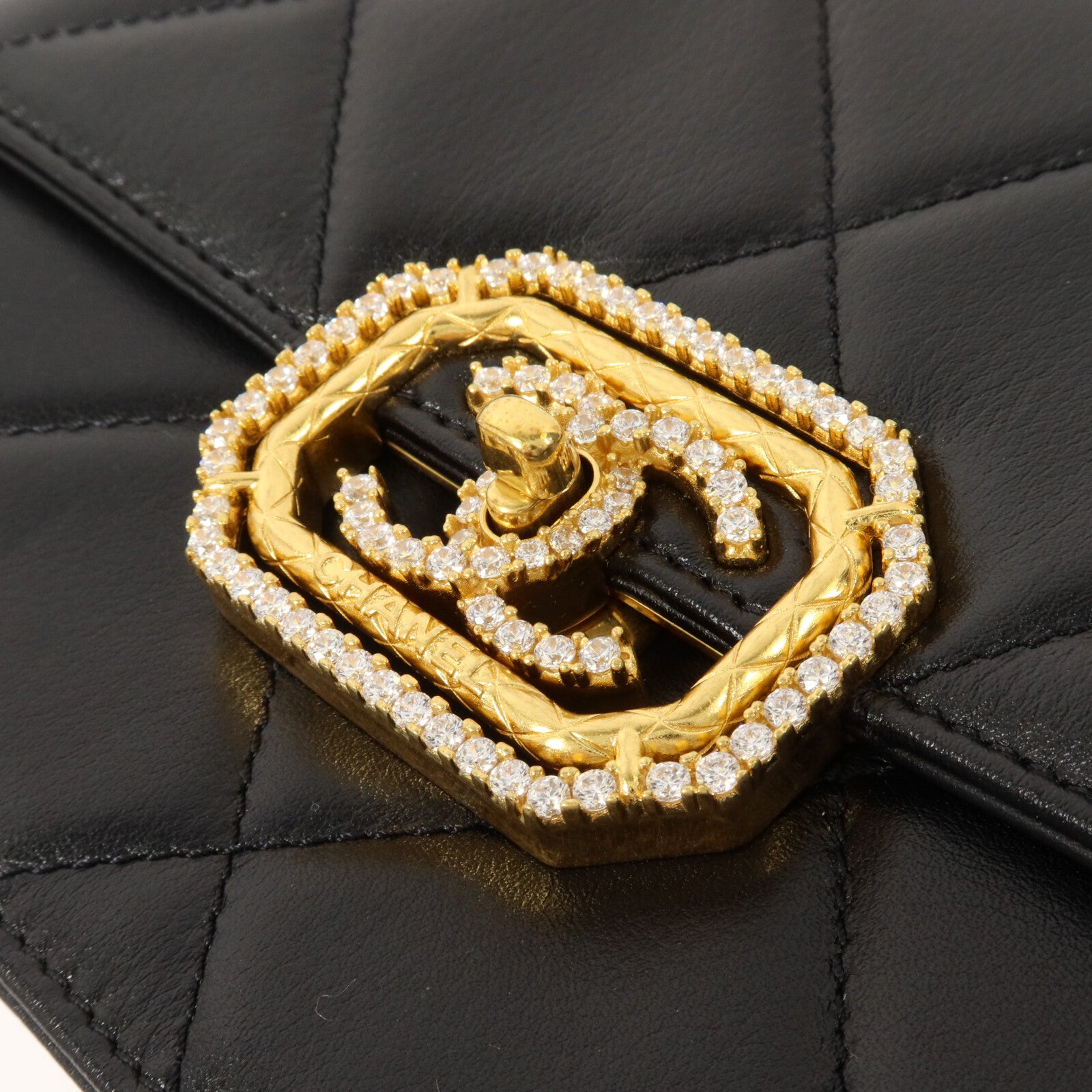 CHANEL 羊皮皮革Octagonal Buckle Mini Flap Bag鏈帶肩背袋
