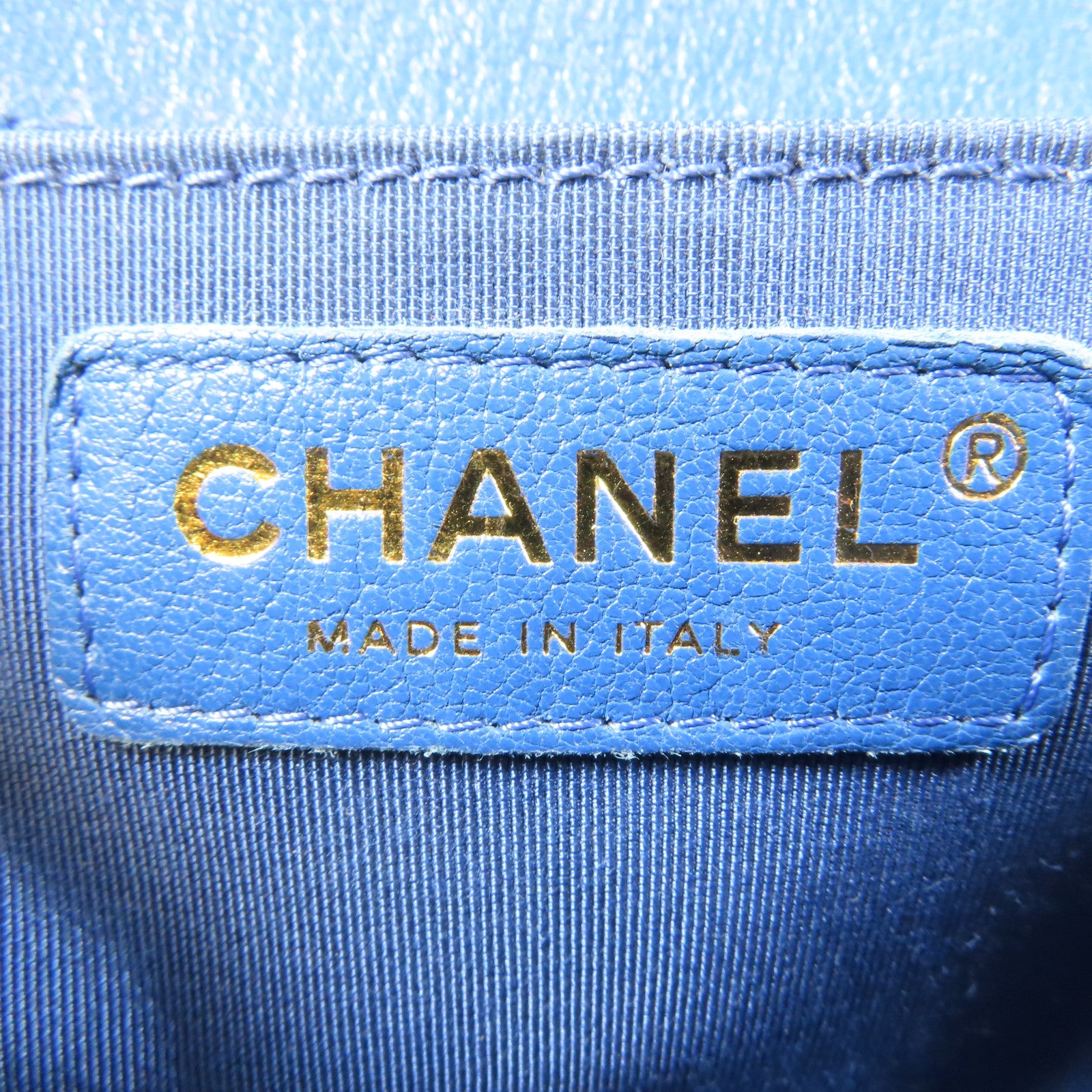 CHANEL 菱格Caviar皮革Mini Chain Bag金扣肩背袋藍色