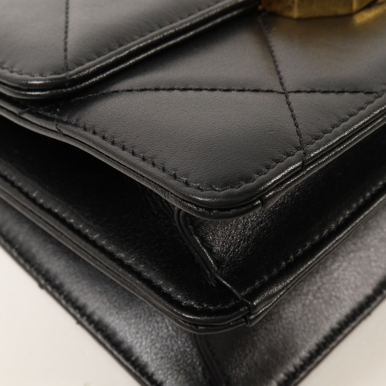 CHANEL 羊皮皮革Octagonal Buckle Mini Flap Bag鏈帶肩背袋