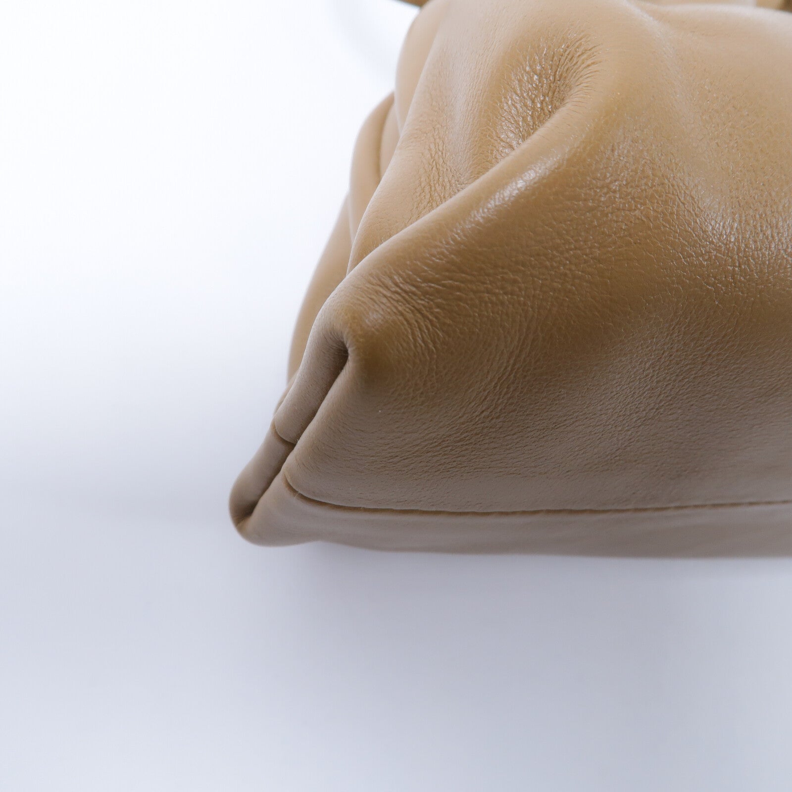 BOTTEGA VENETA 牛皮皮革Mini Pouch Bag肩背袋