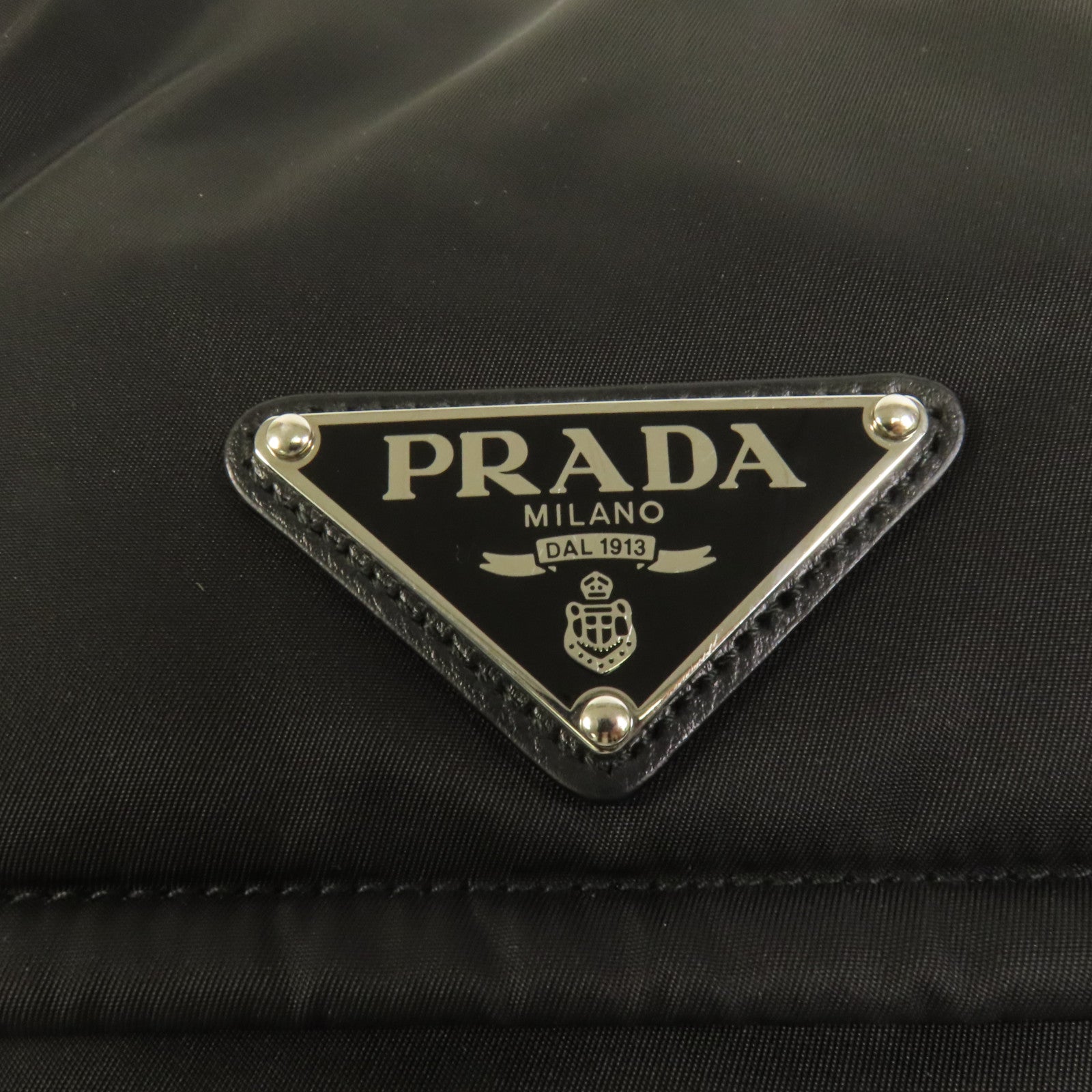 PRADA 尼龍Traveller Medium肩背袋