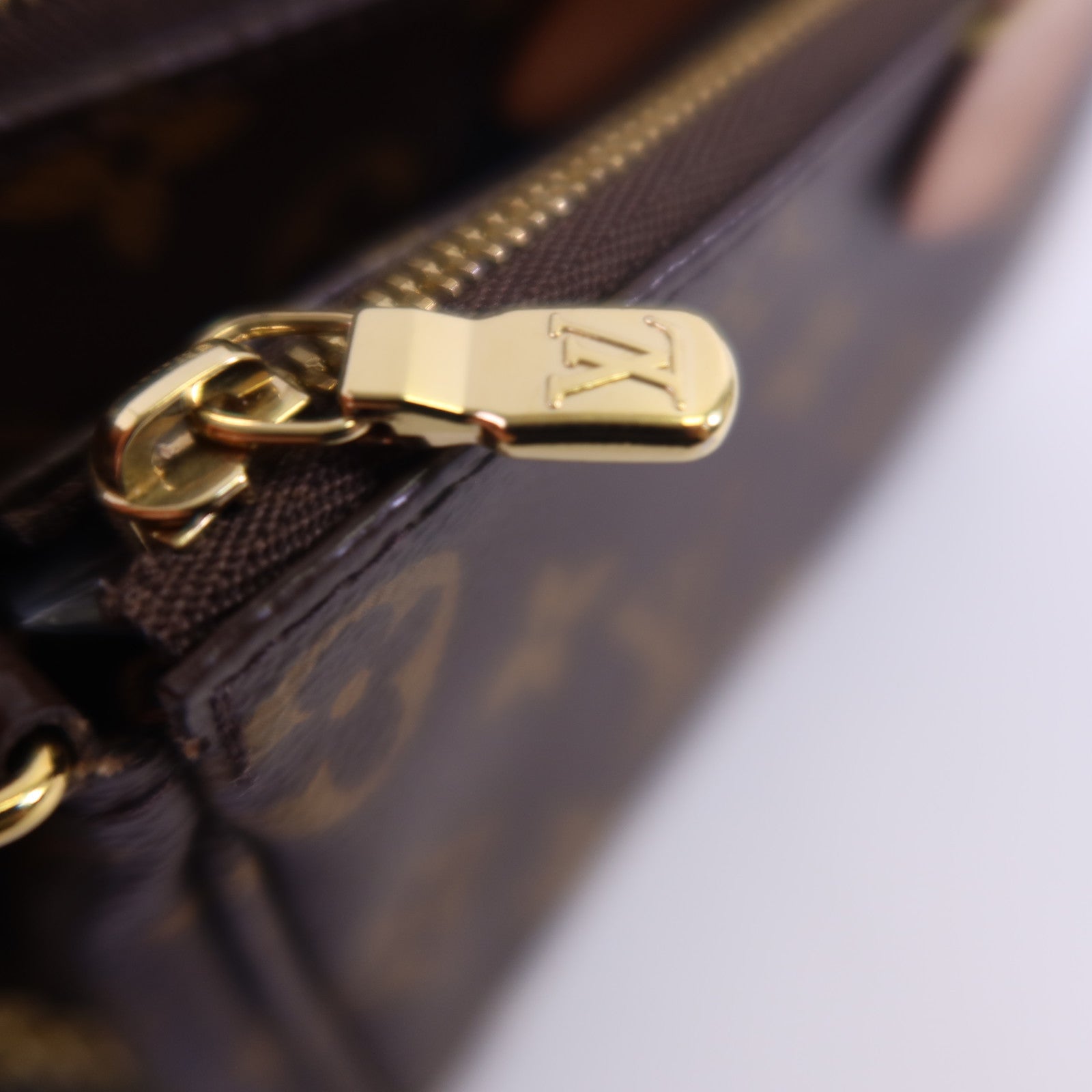 LOUIS VUITTON Monogram Multi Pochette Accessoires金扣手挽肩背兩用袋