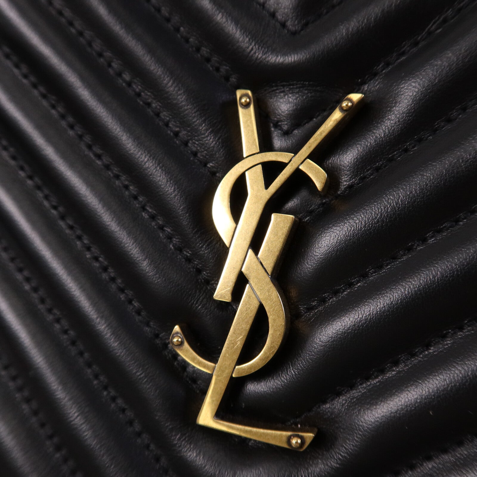 SAINT LAURENT 牛皮皮革Lou Camera Bag金扣肩背袋