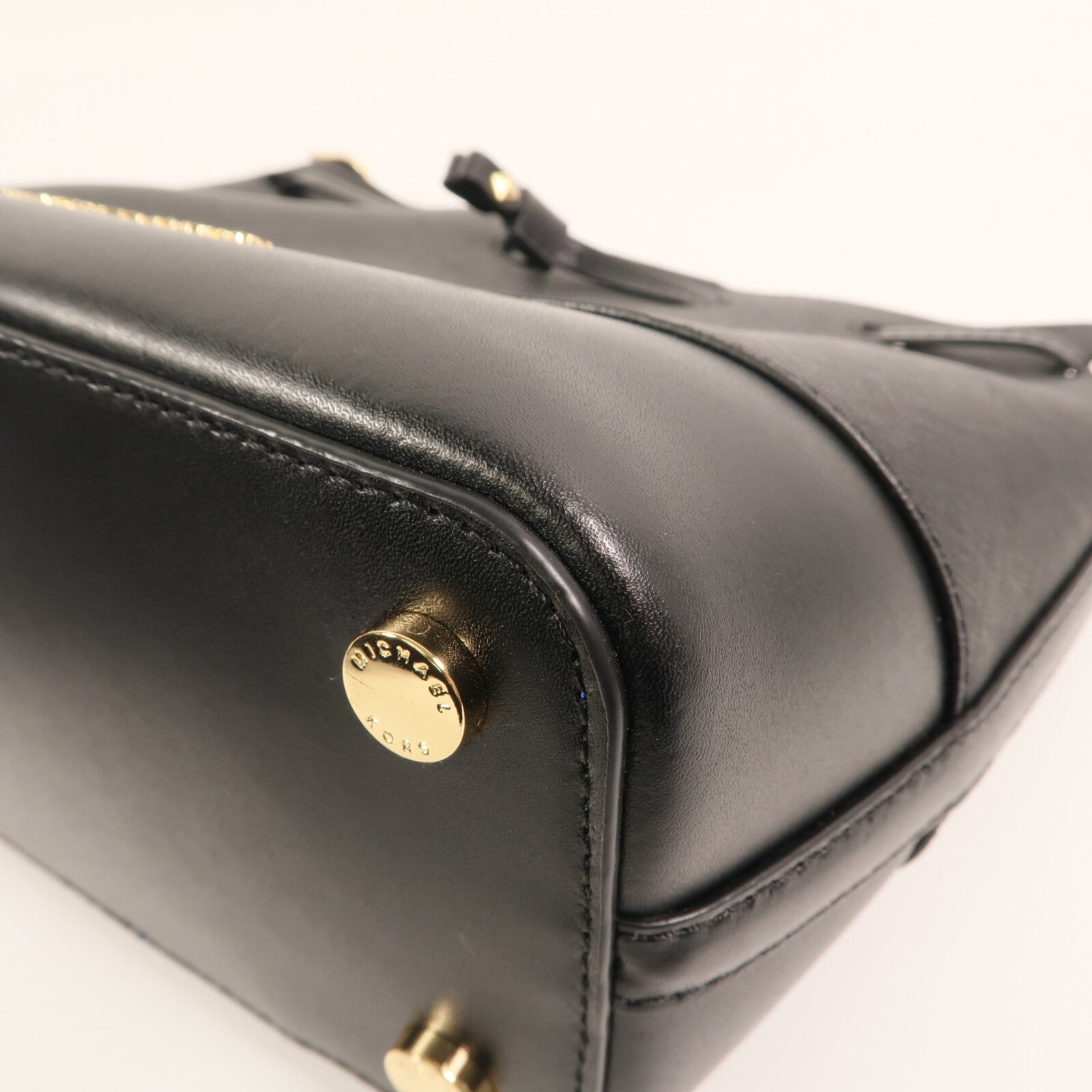 Michael Kors 牛皮皮革Bucket Bag金扣肩背袋