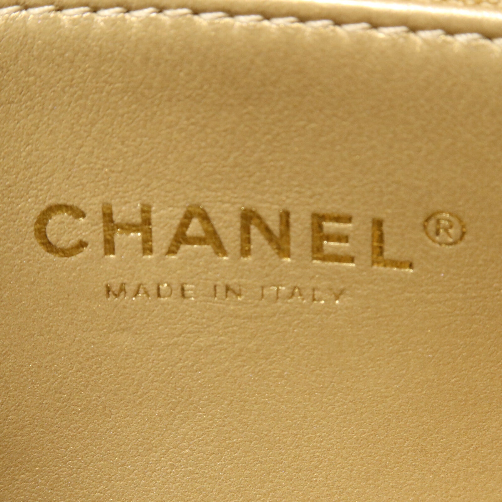 CHANEL 羊皮皮革Octagonal Buckle Mini Flap Bag鏈帶肩背袋