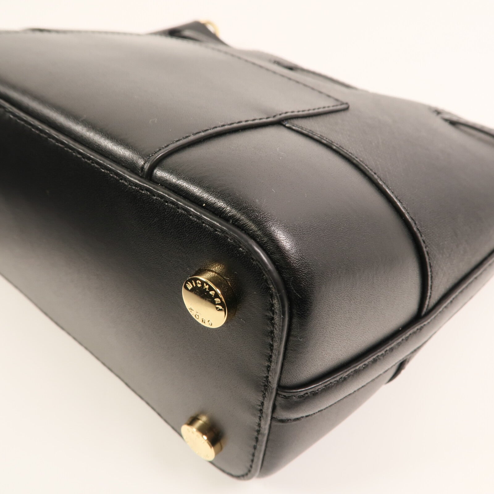Michael Kors 牛皮皮革Bucket Bag金扣肩背袋