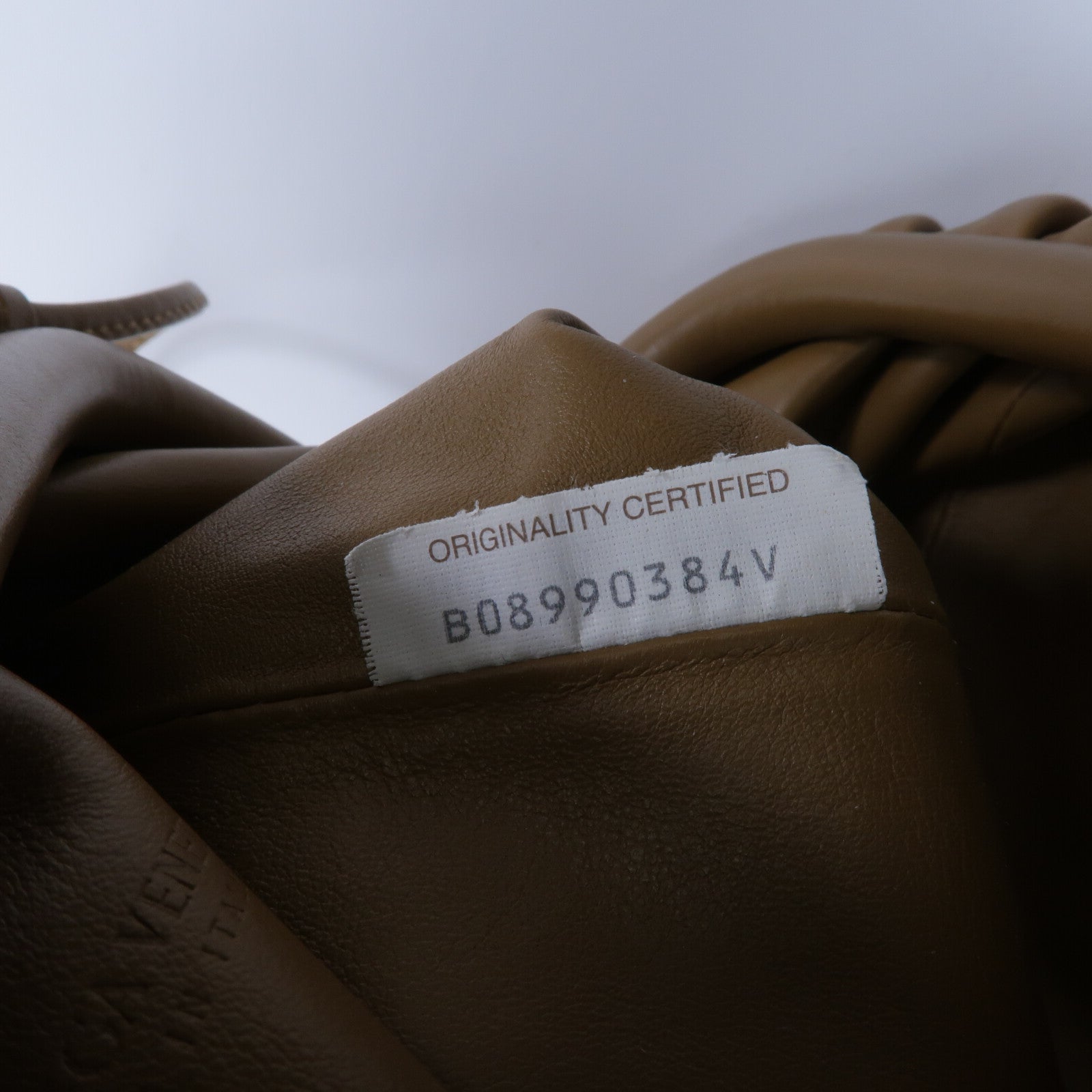 BOTTEGA VENETA 牛皮皮革Mini Pouch Bag肩背袋