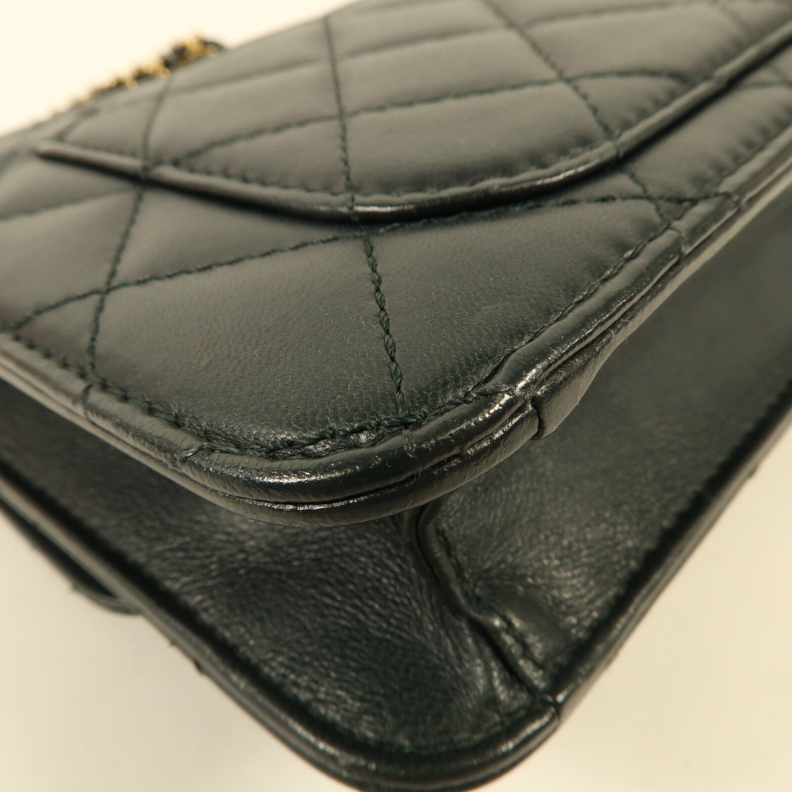 CHANEL 牛皮皮革Chain Shoulder Bag金扣鏈帶肩背袋