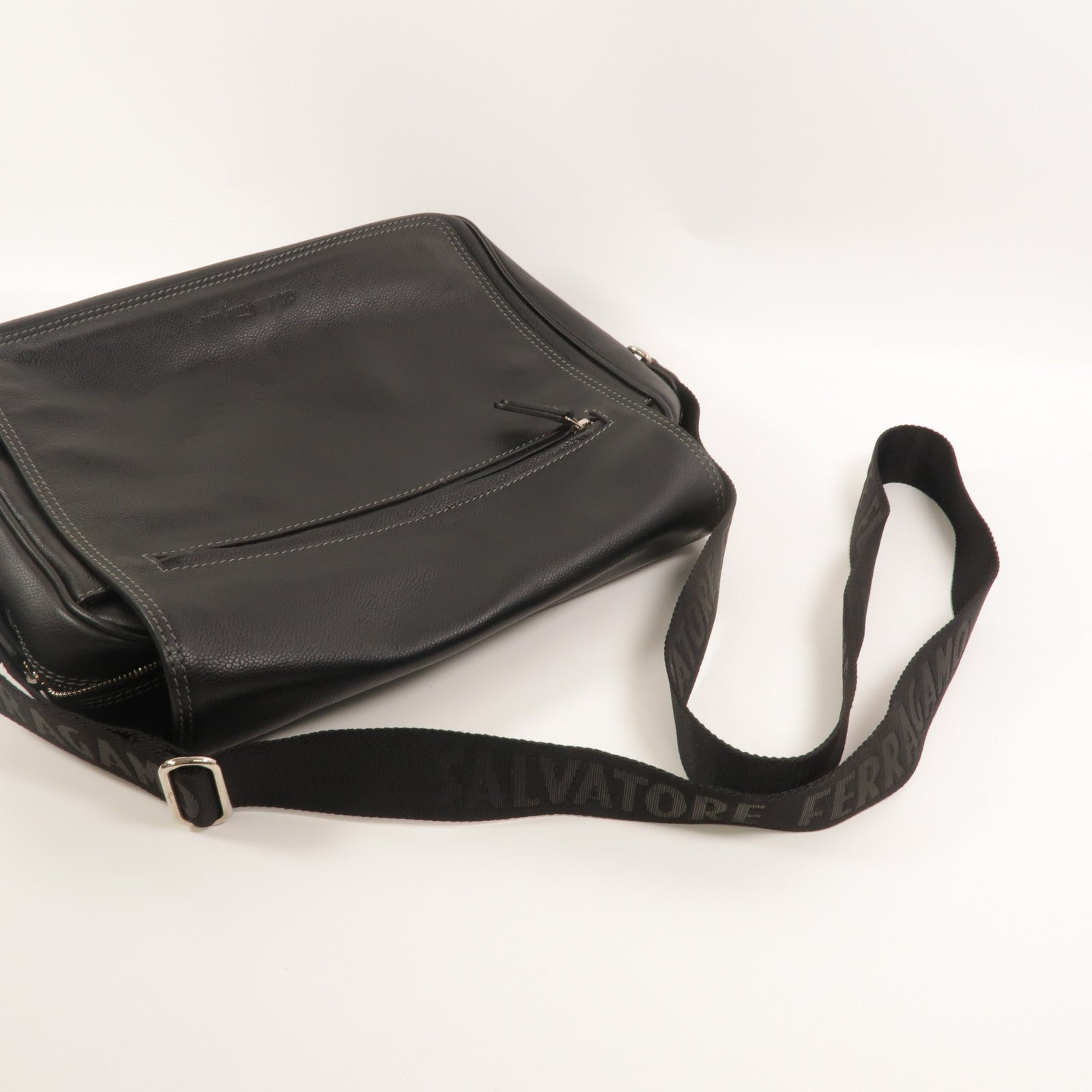 Salvatore Ferragamo 牛皮皮革Shoulder Bag肩背袋